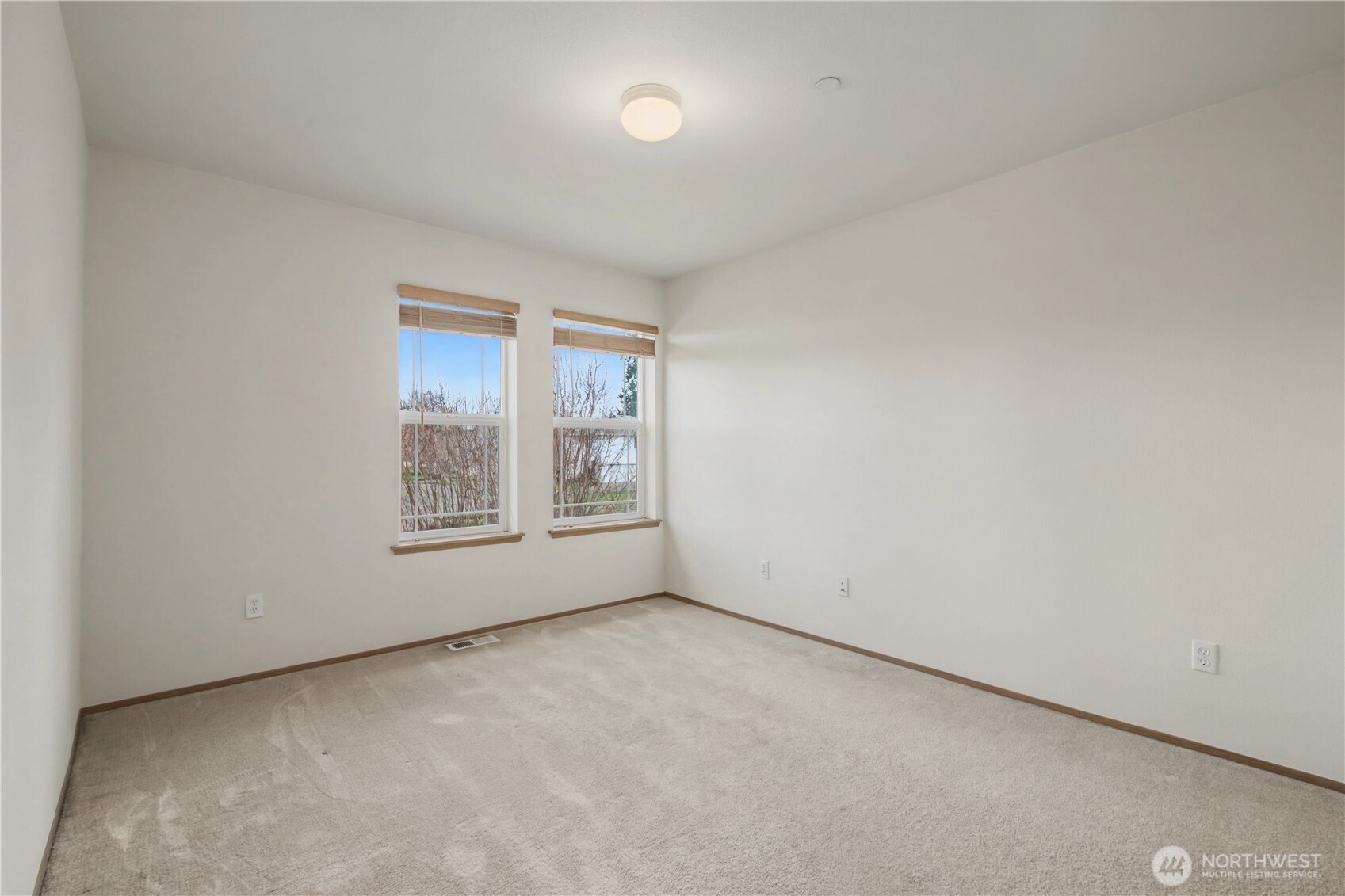 2261 Wallace Loop , Dupont, WA 98327