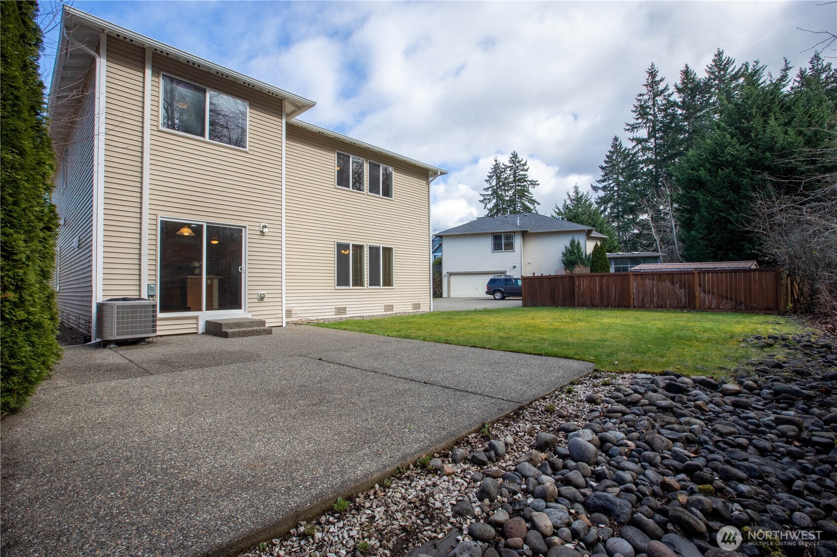 2261 Wallace Loop , Dupont, WA 98327