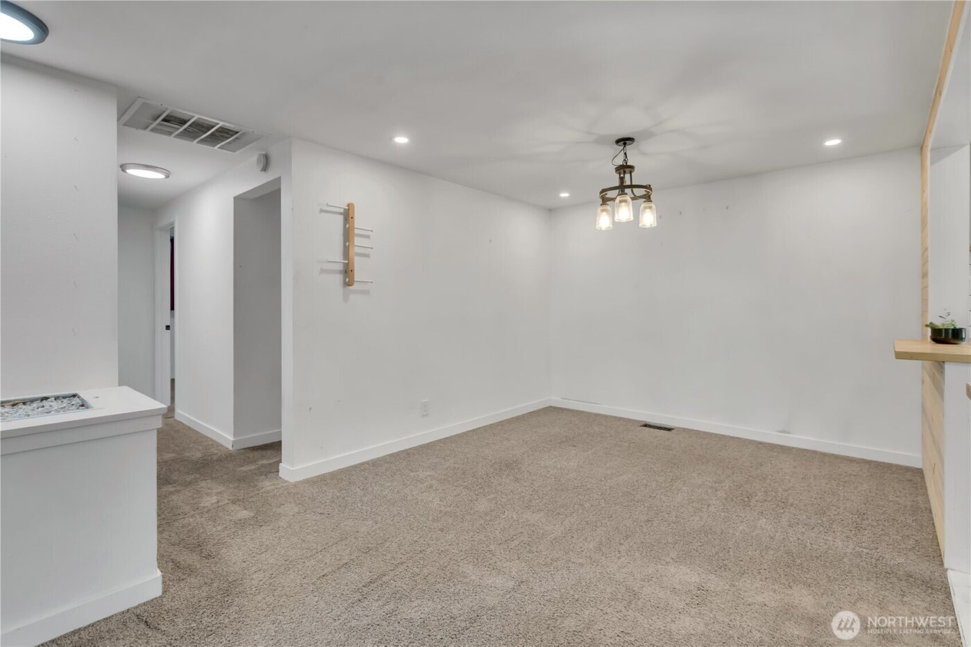 812 Maplewood Avenue W, Kent, WA 98030