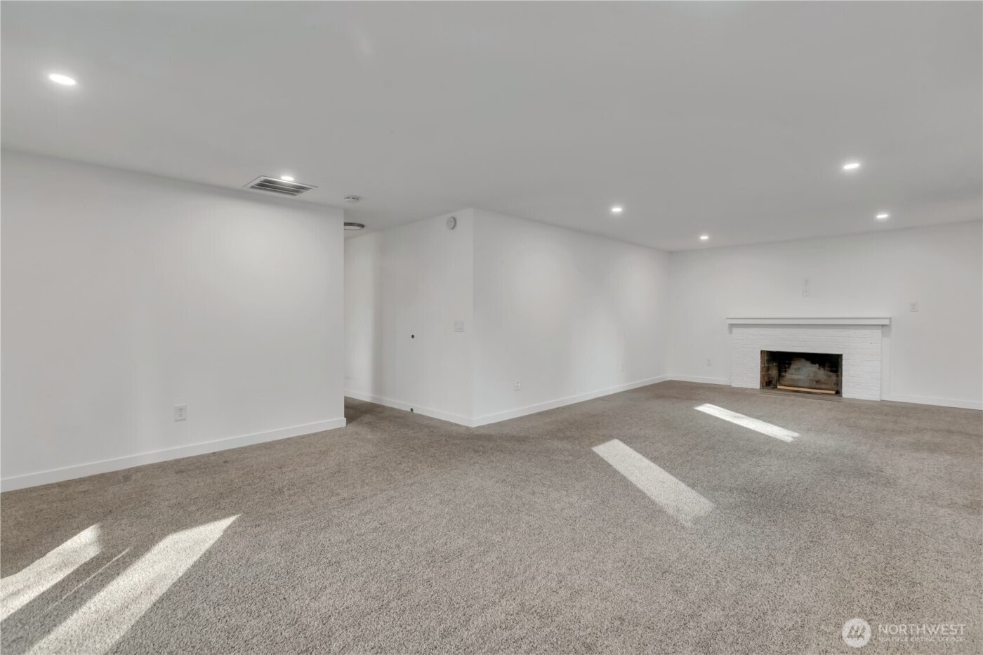 812 Maplewood Avenue W, Kent, WA 98030