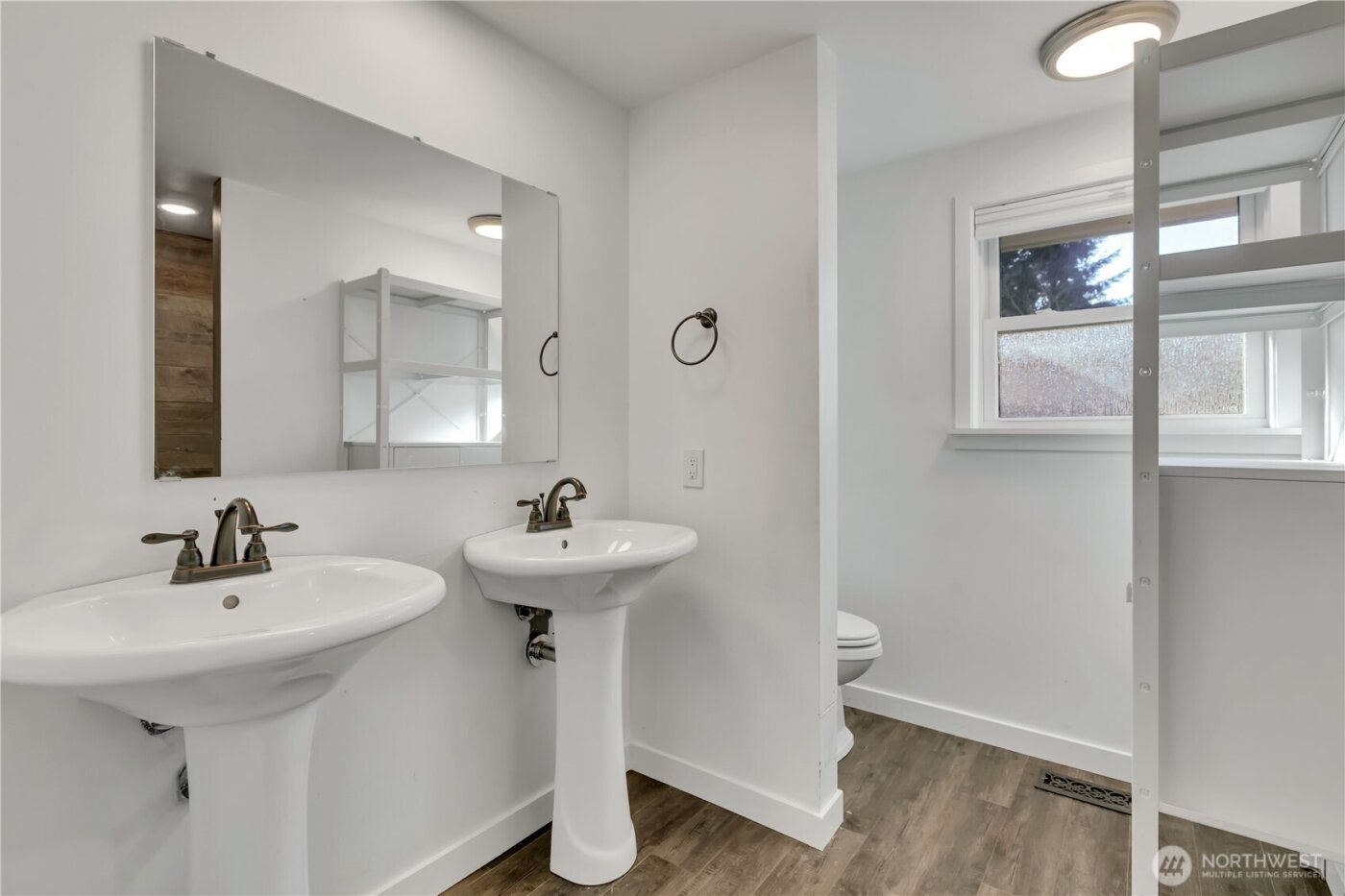 812 Maplewood Avenue W, Kent, WA 98030