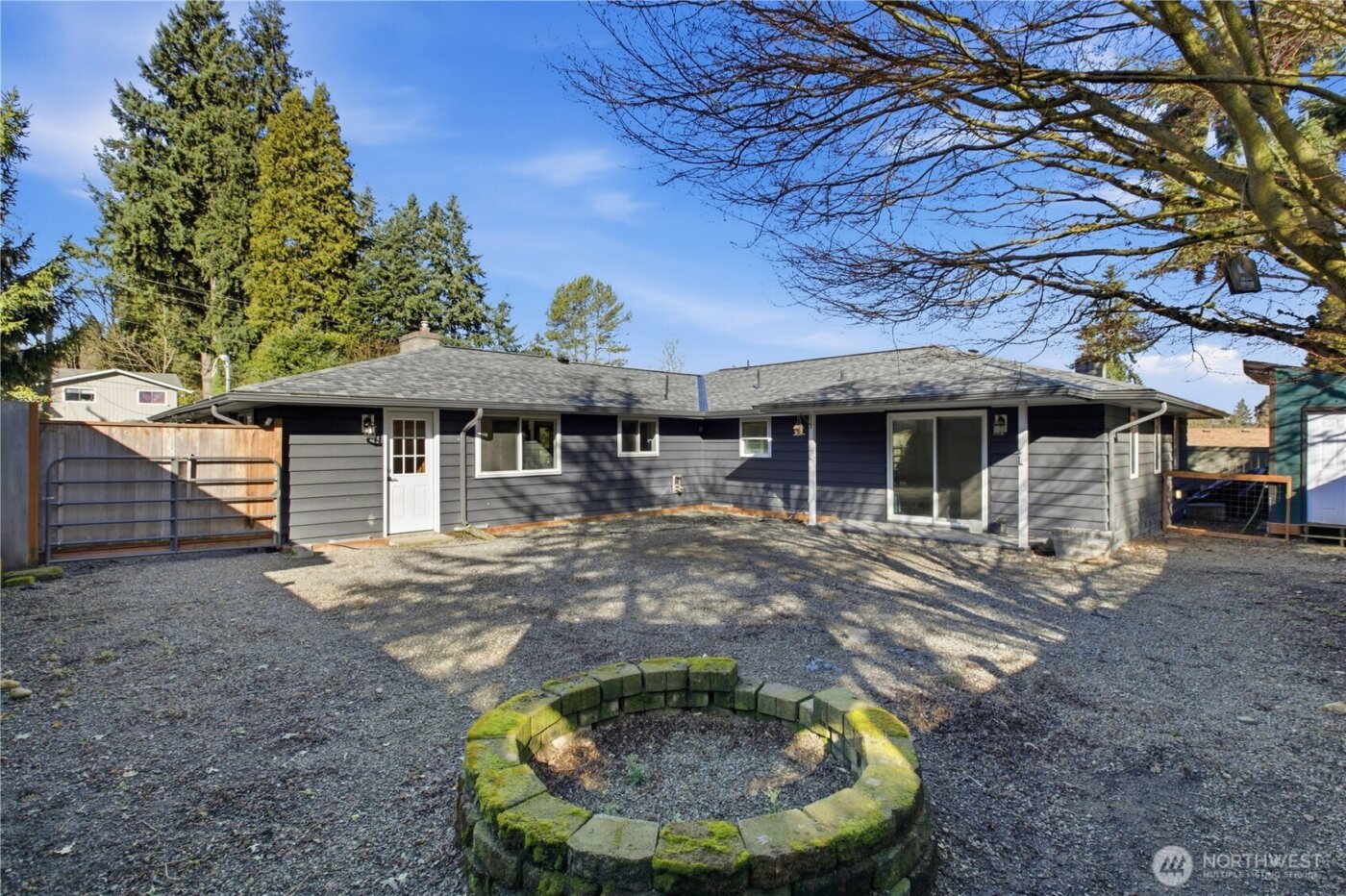 812 Maplewood Avenue W, Kent, WA 98030