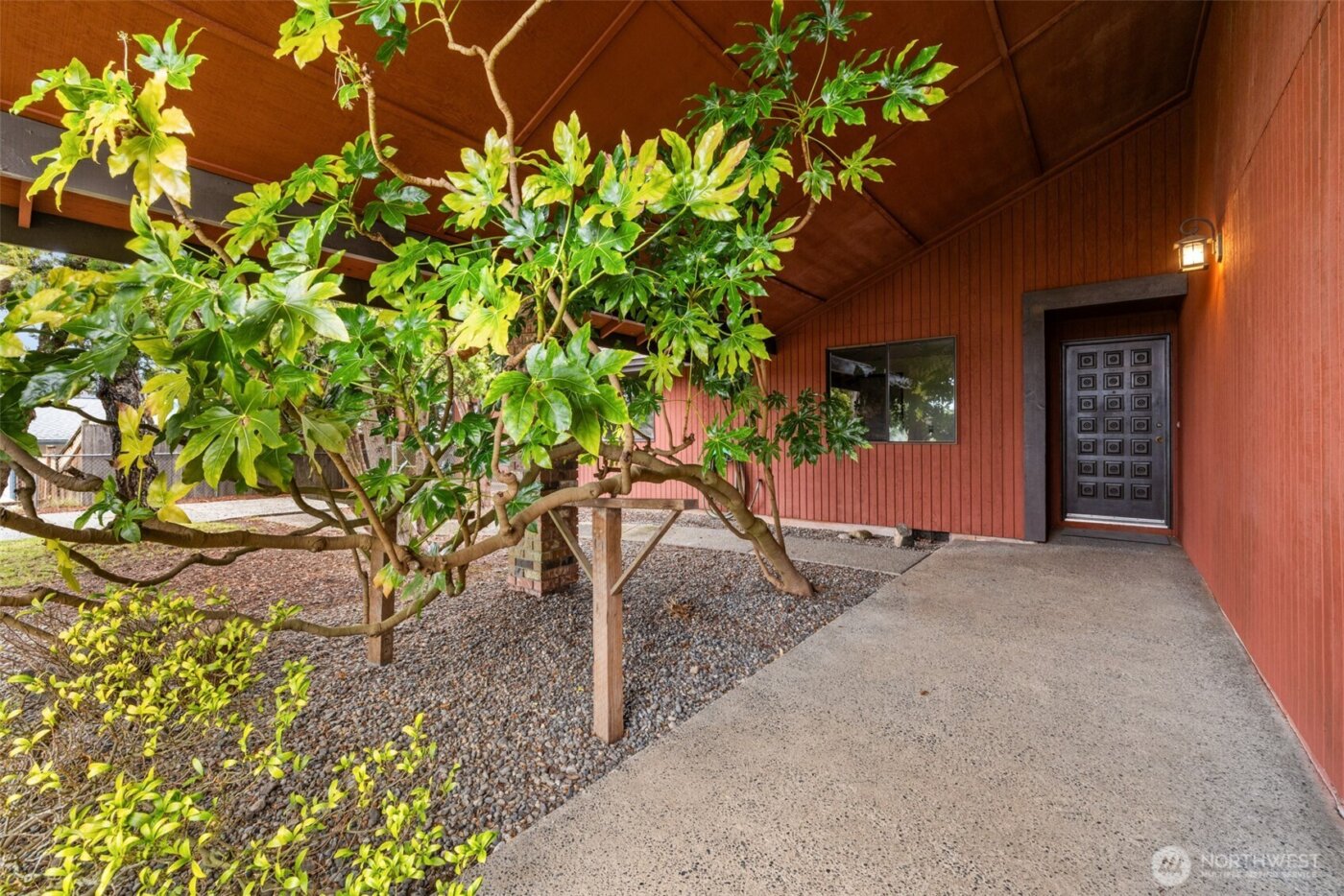 210 E Hawthorne Place , Port Angeles, WA 98362