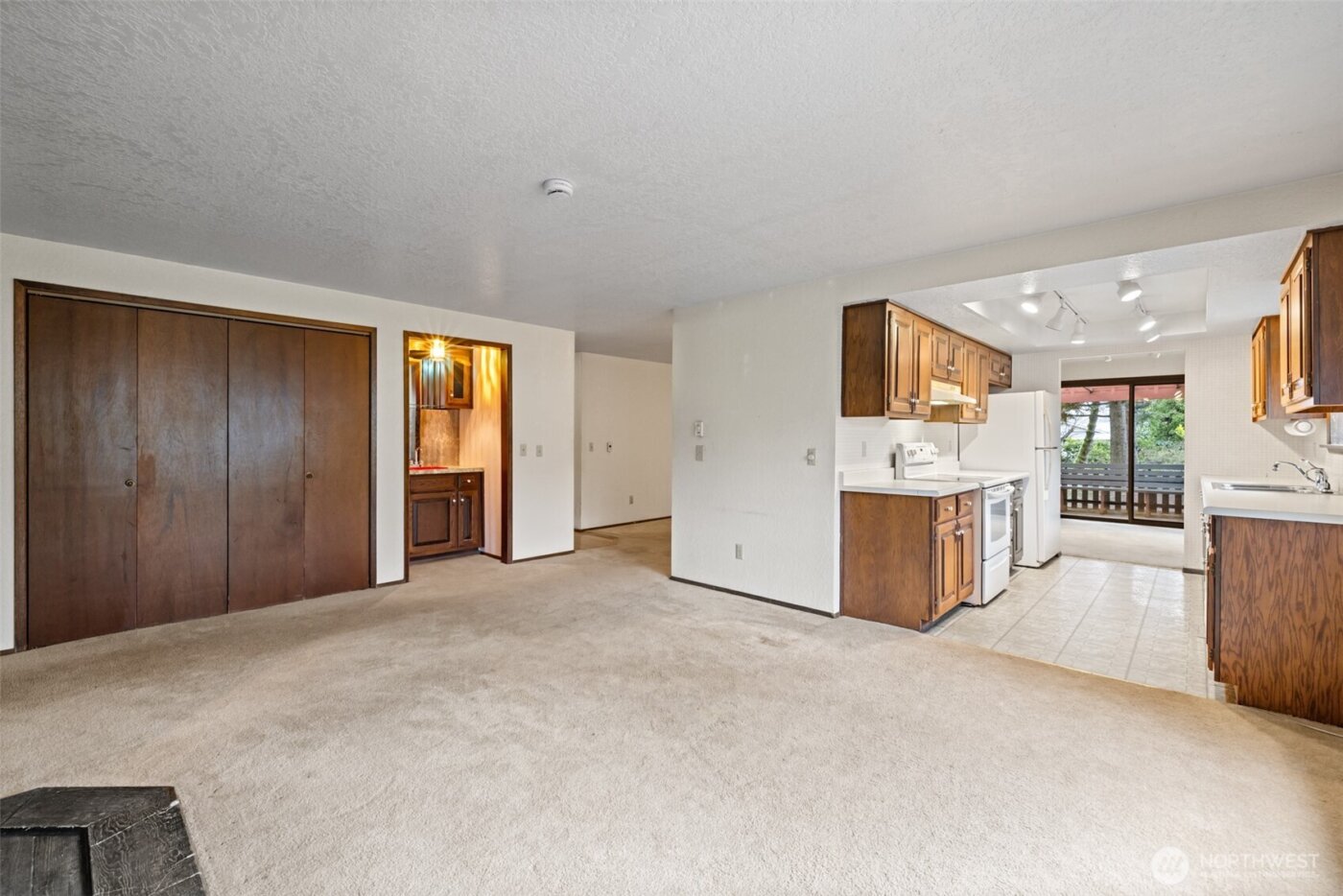 210 E Hawthorne Place , Port Angeles, WA 98362