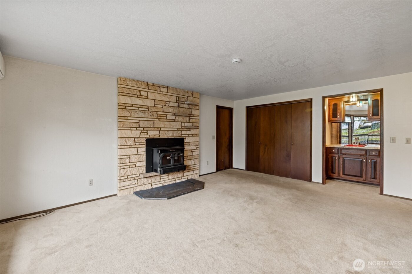 210 E Hawthorne Place , Port Angeles, WA 98362