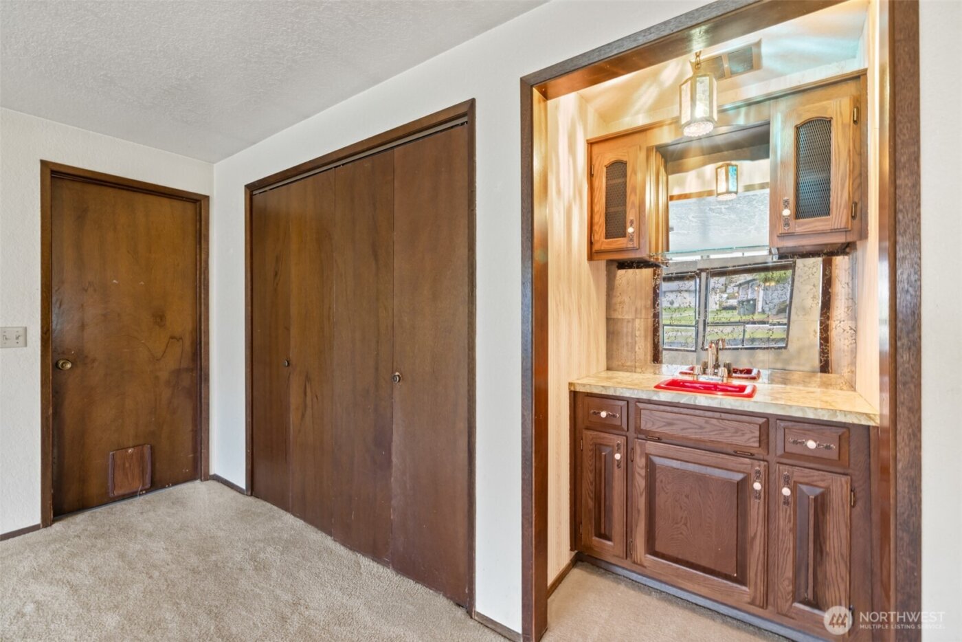 210 E Hawthorne Place , Port Angeles, WA 98362