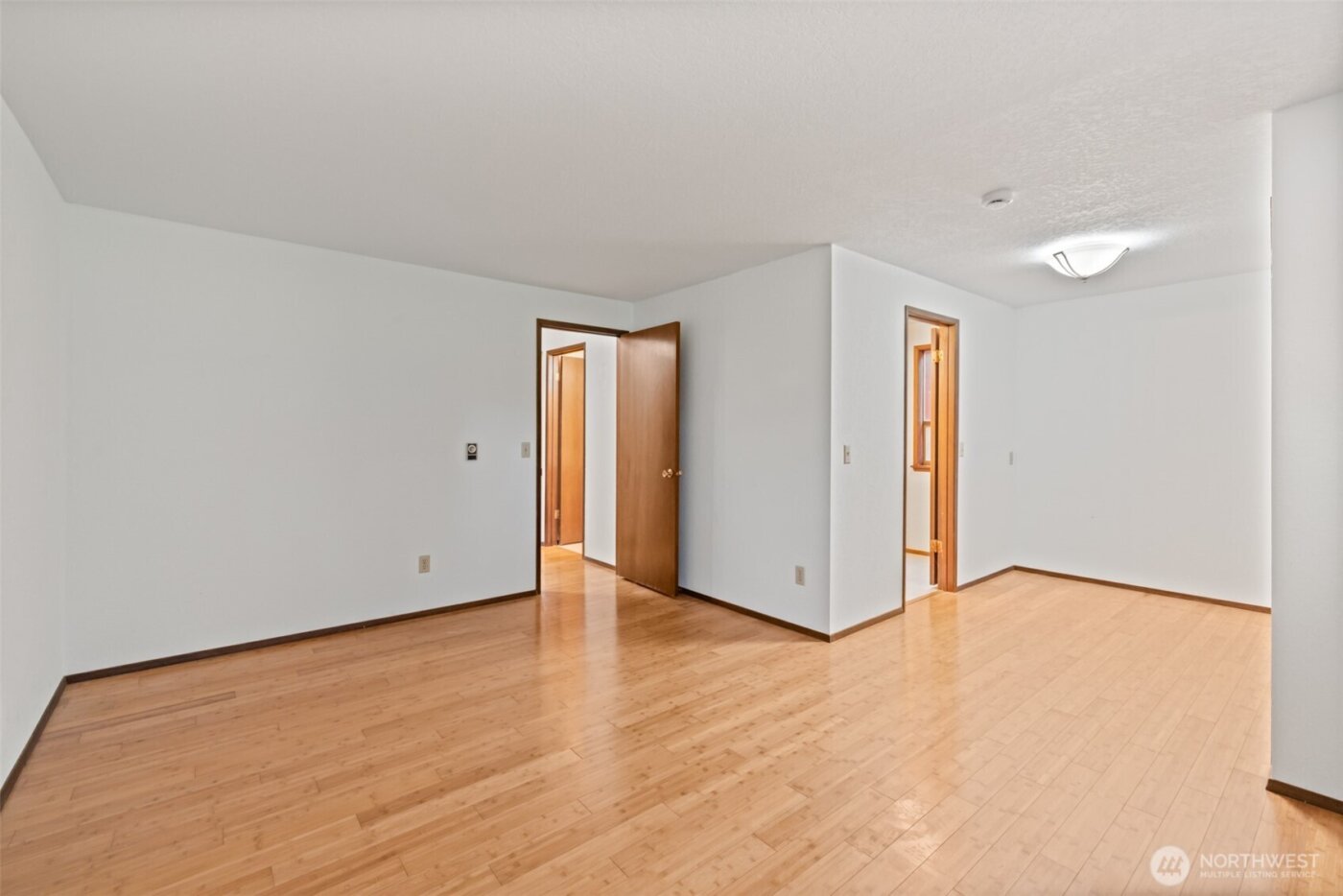 210 E Hawthorne Place , Port Angeles, WA 98362