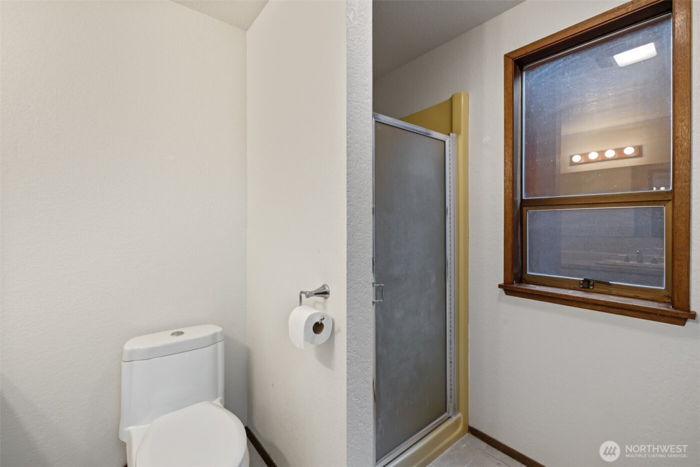 210 E Hawthorne Place , Port Angeles, WA 98362