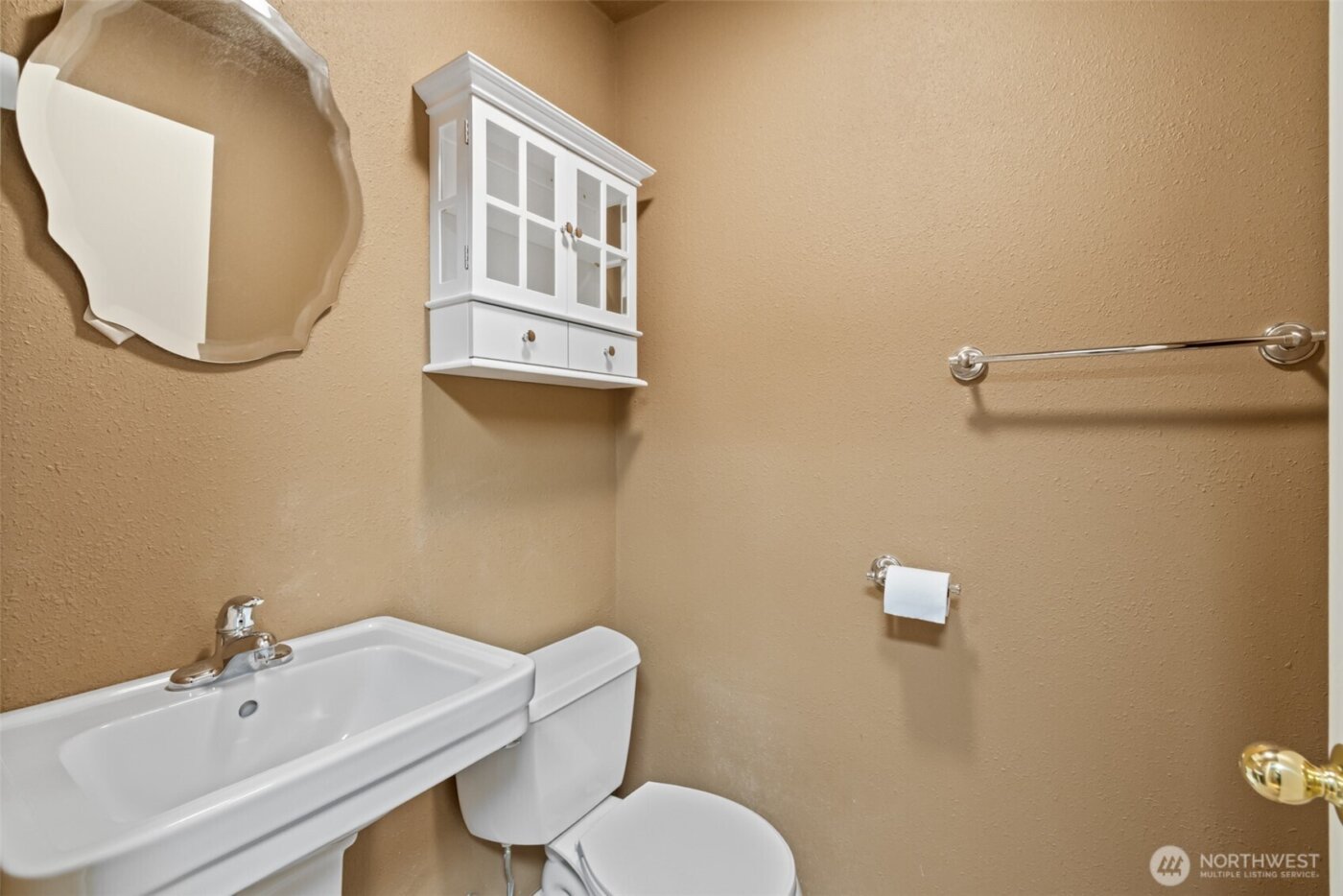 210 E Hawthorne Place , Port Angeles, WA 98362