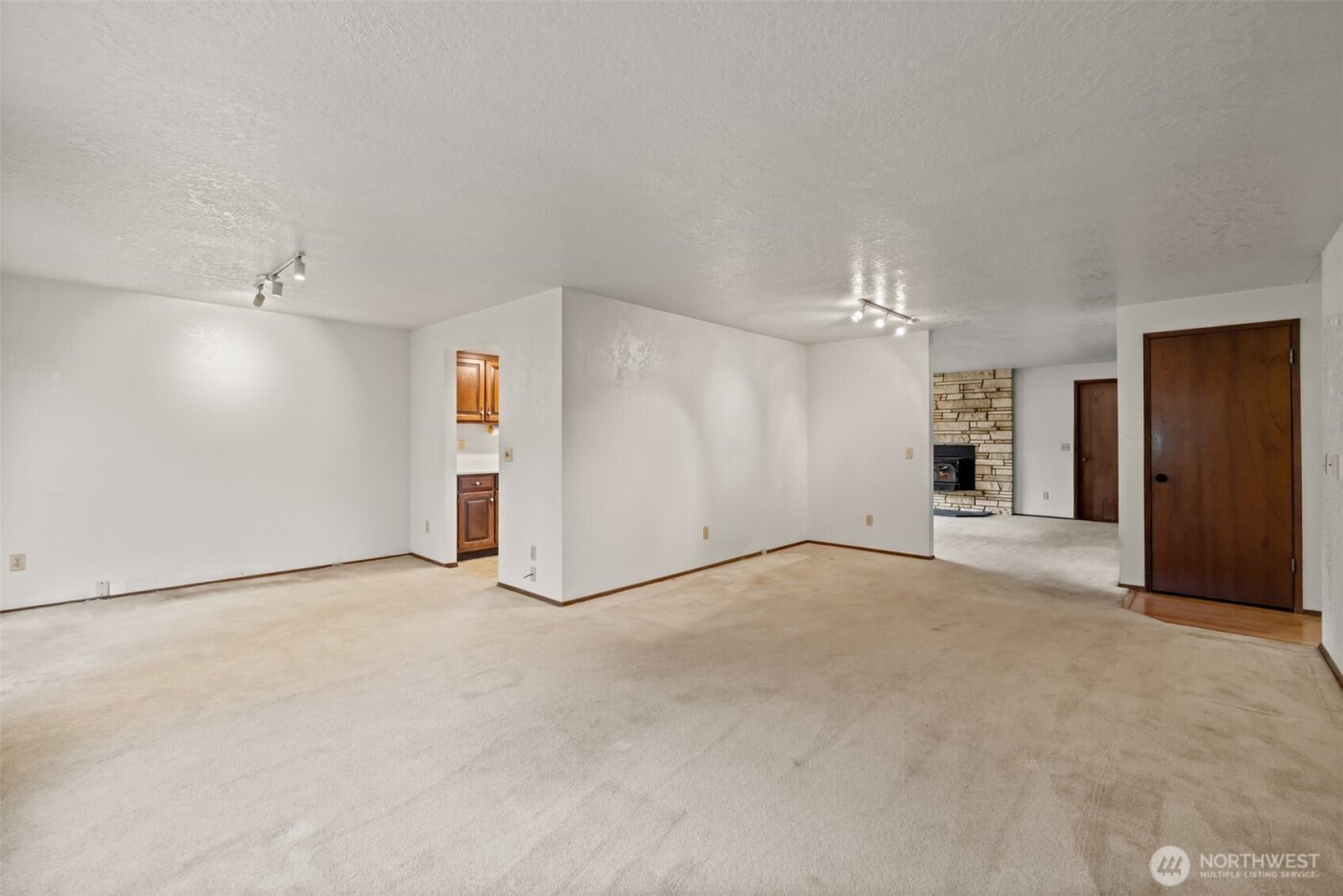 210 E Hawthorne Place , Port Angeles, WA 98362