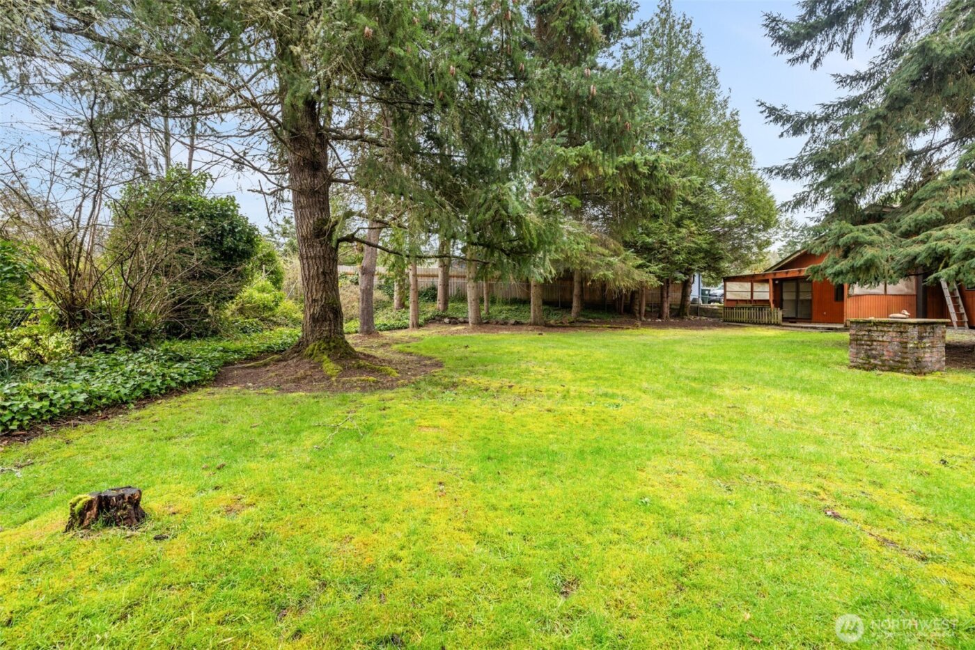 210 E Hawthorne Place , Port Angeles, WA 98362