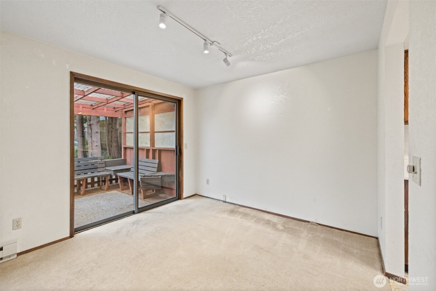 210 E Hawthorne Place , Port Angeles, WA 98362