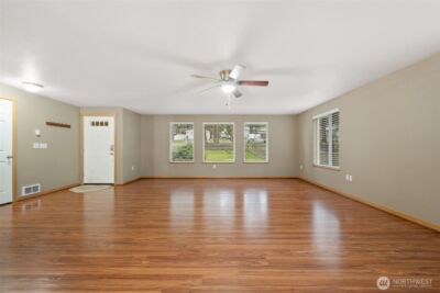 321 ROLLINGWOOD Road , Kelso, WA 98626 - Photo 5