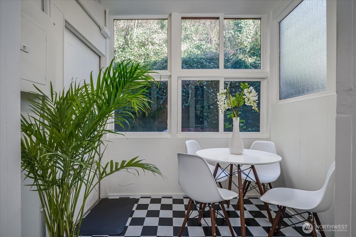 1310 Queen Anne Avenue N #15, Seattle, WA 98109