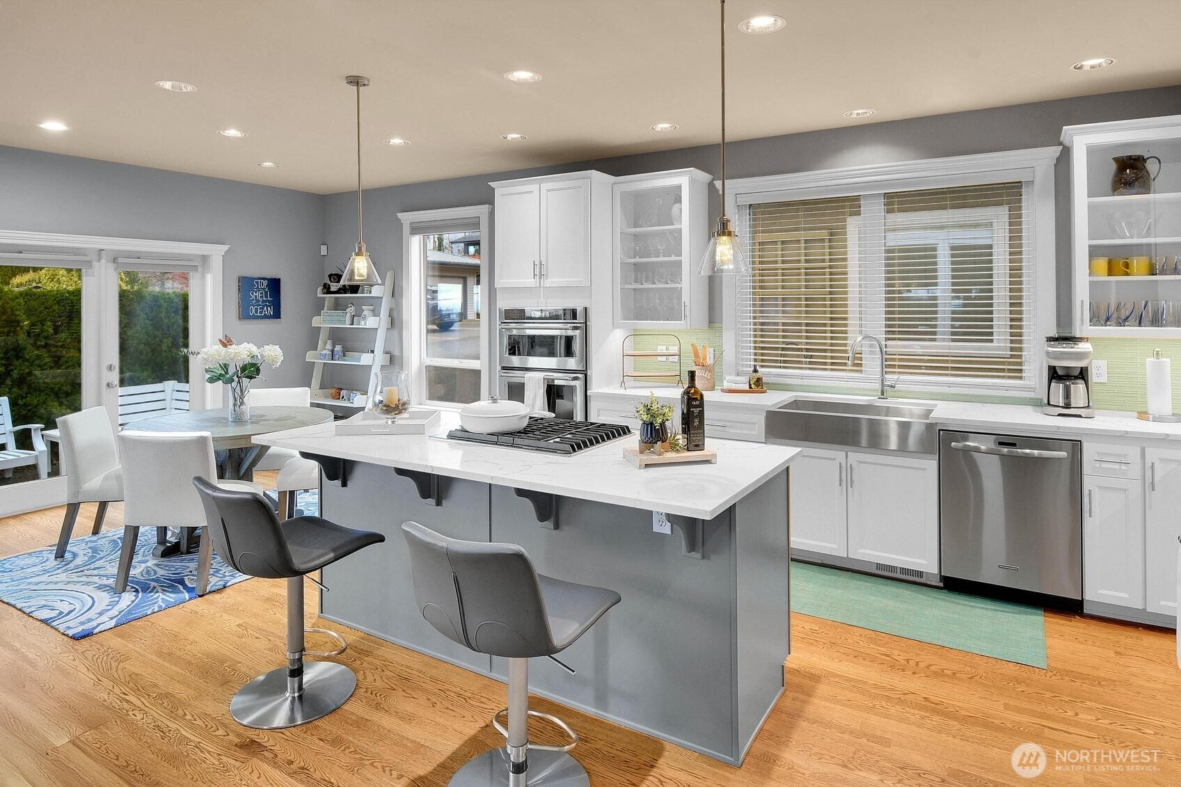 217 9th Avenue S, Edmonds, WA 98020