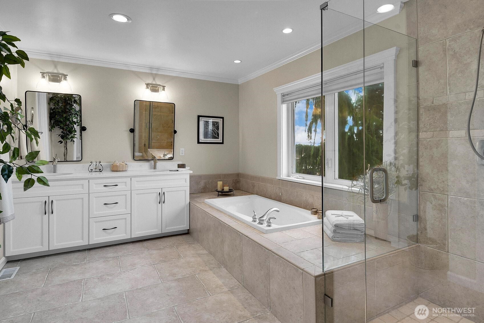 217 9th Avenue S, Edmonds, WA 98020