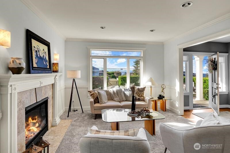 217 9th Avenue S, Edmonds, WA 98020