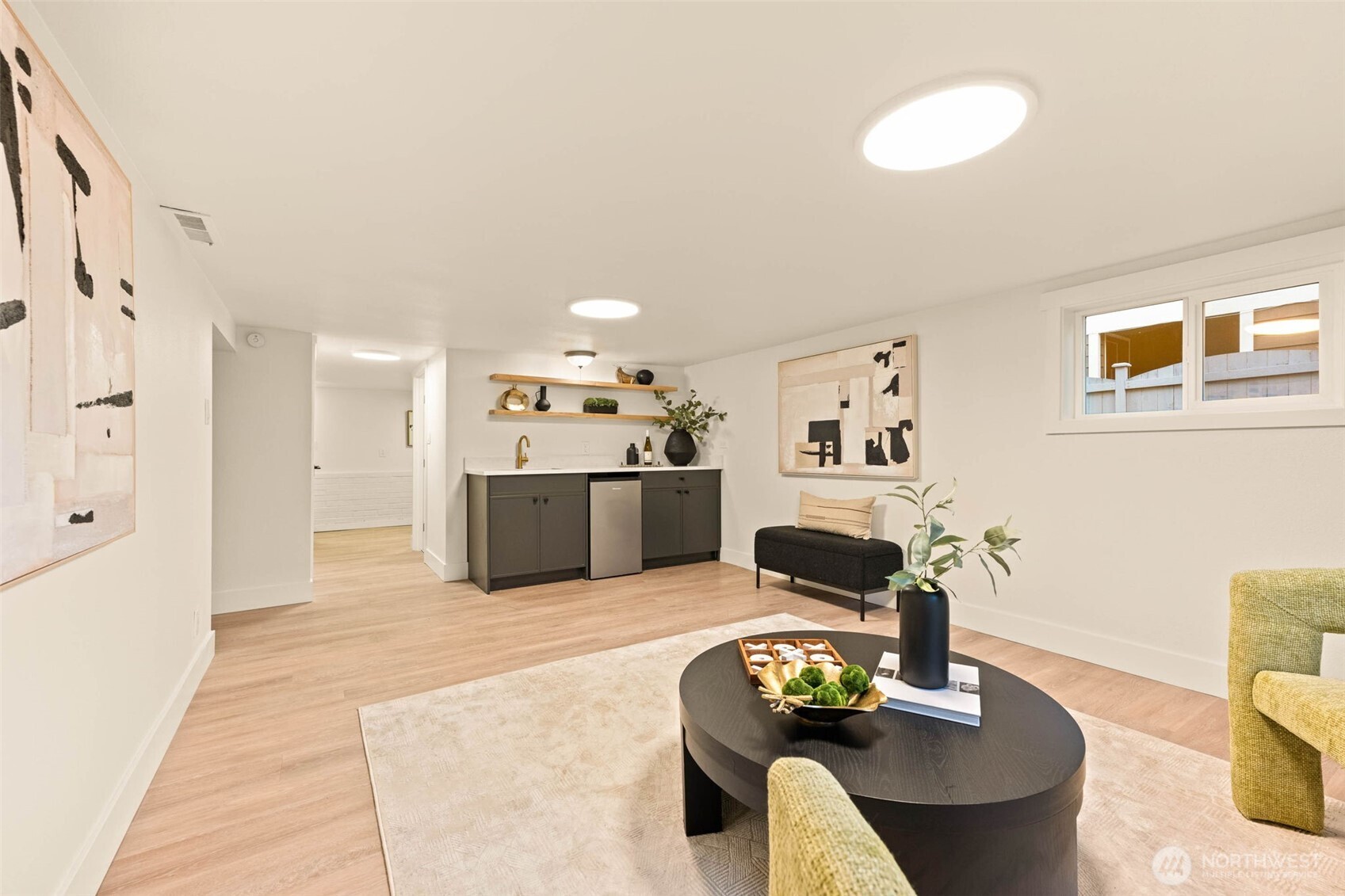 935 A NW 61st Street , Seattle, WA 98107