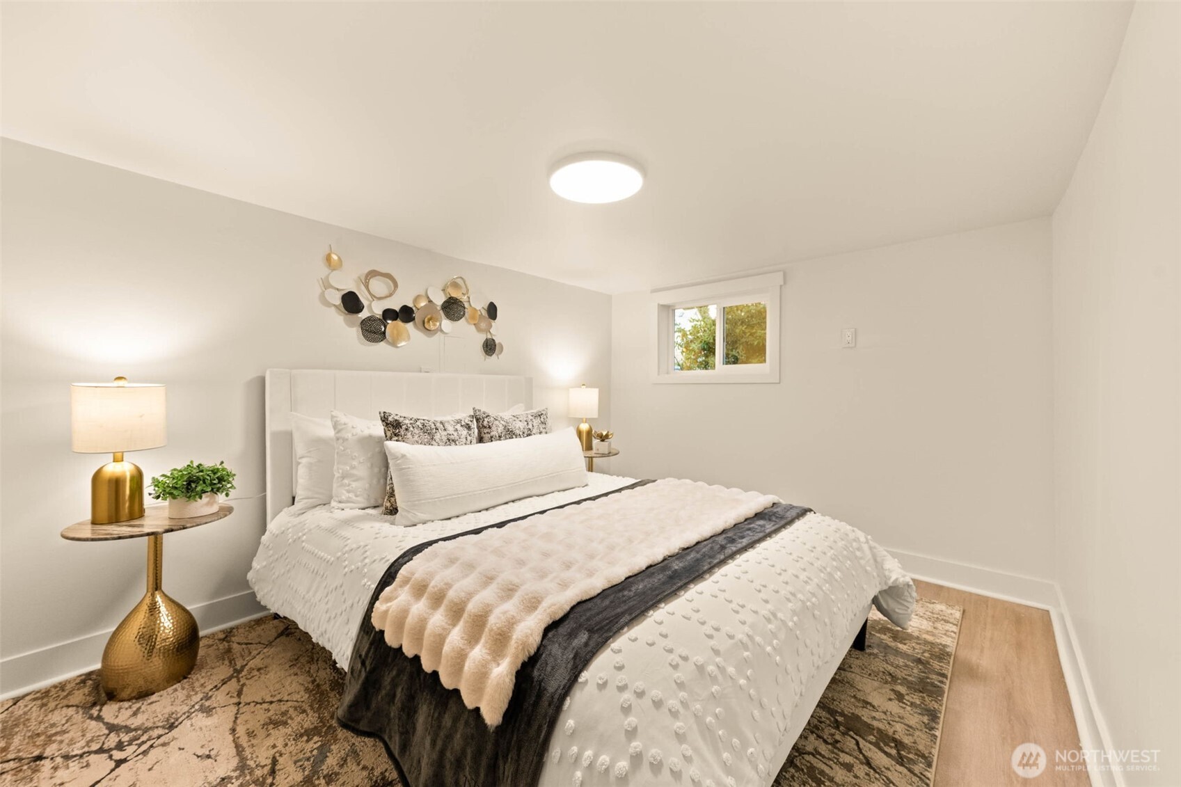 935 A NW 61st Street , Seattle, WA 98107