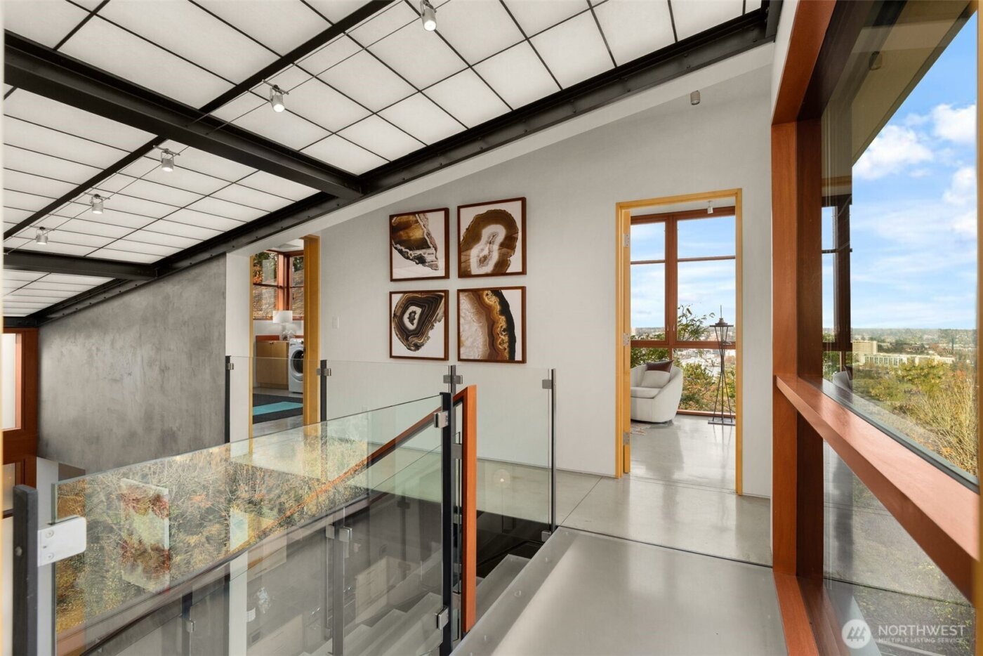 1527 E Howe Street , Seattle, WA 98112