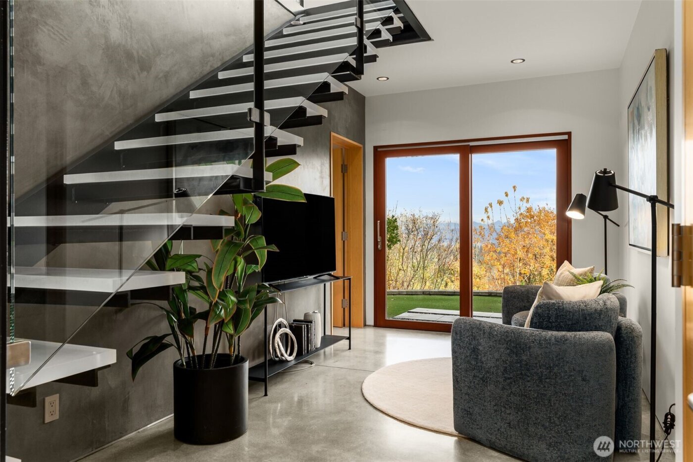 1527 E Howe Street , Seattle, WA 98112