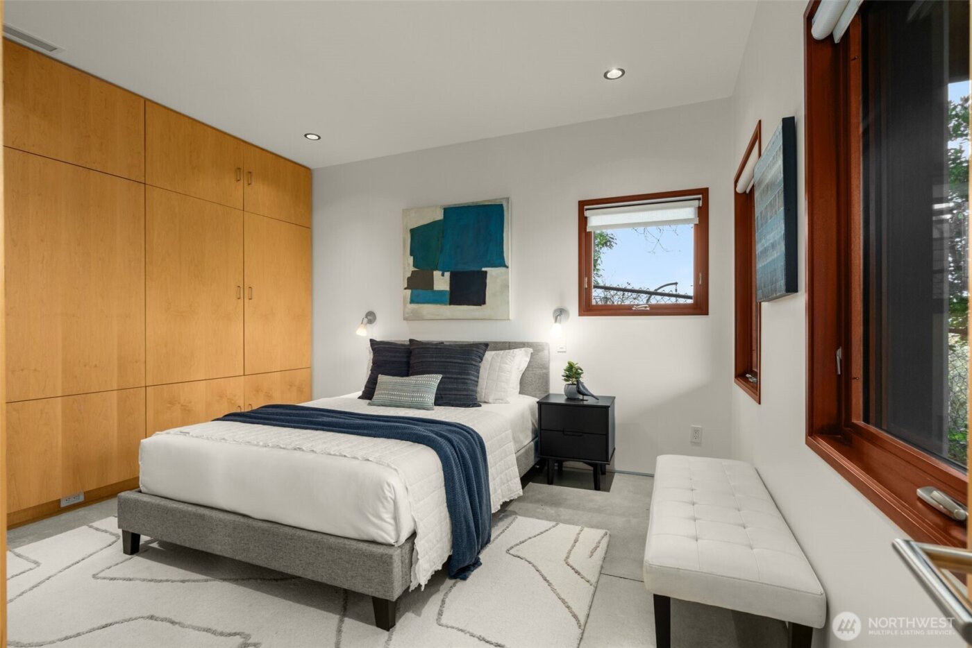 1527 E Howe Street , Seattle, WA 98112