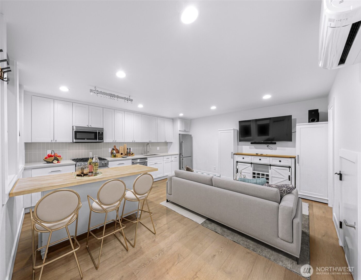 341 NW 90th Street #B, Seattle, WA 98117