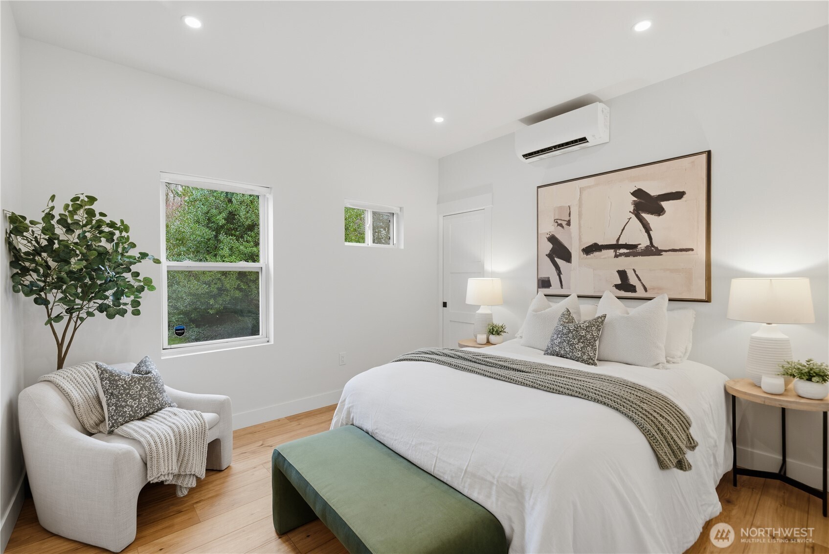 2623 SW Yancy Street , Seattle, WA 98126