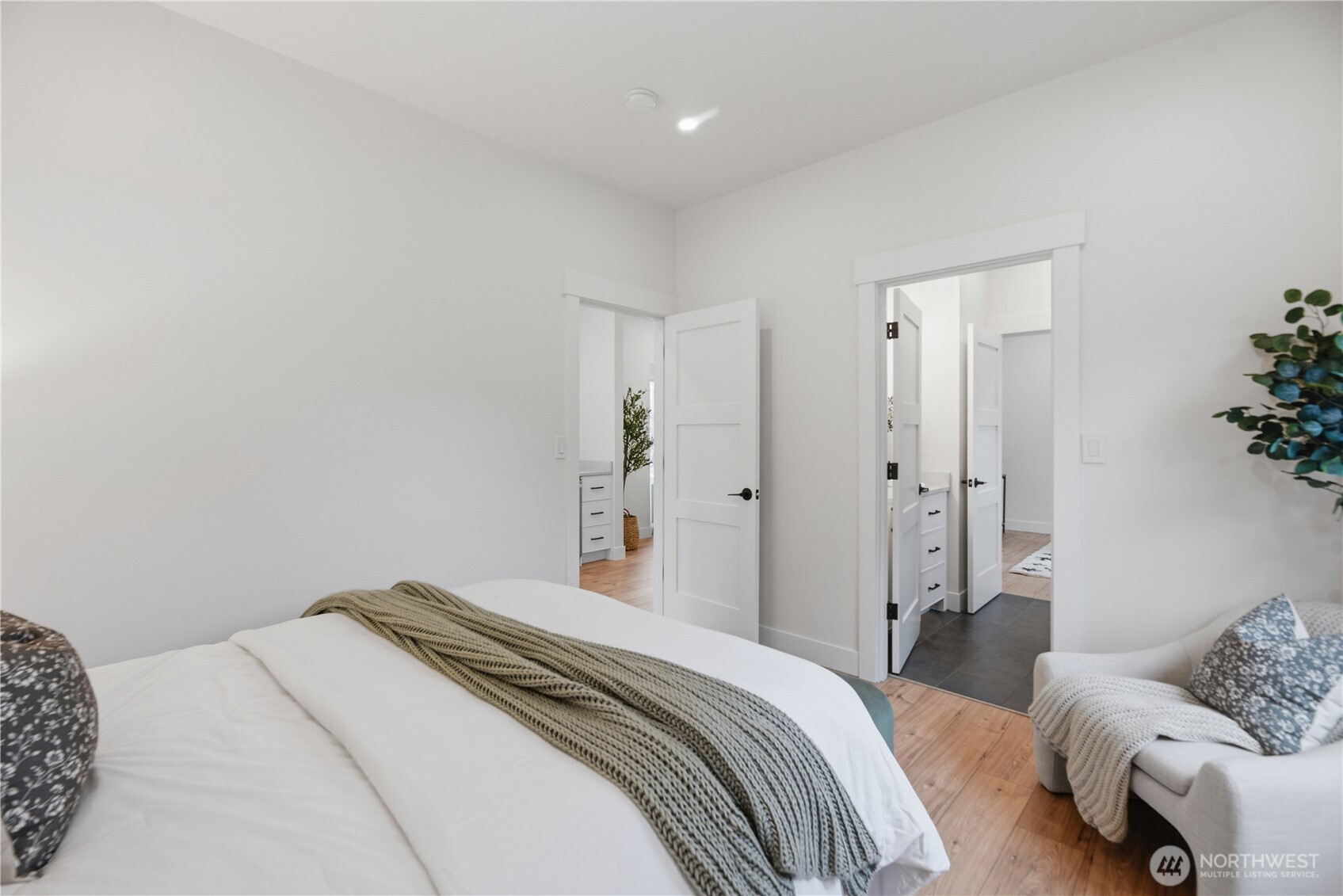 2623 SW Yancy Street , Seattle, WA 98126