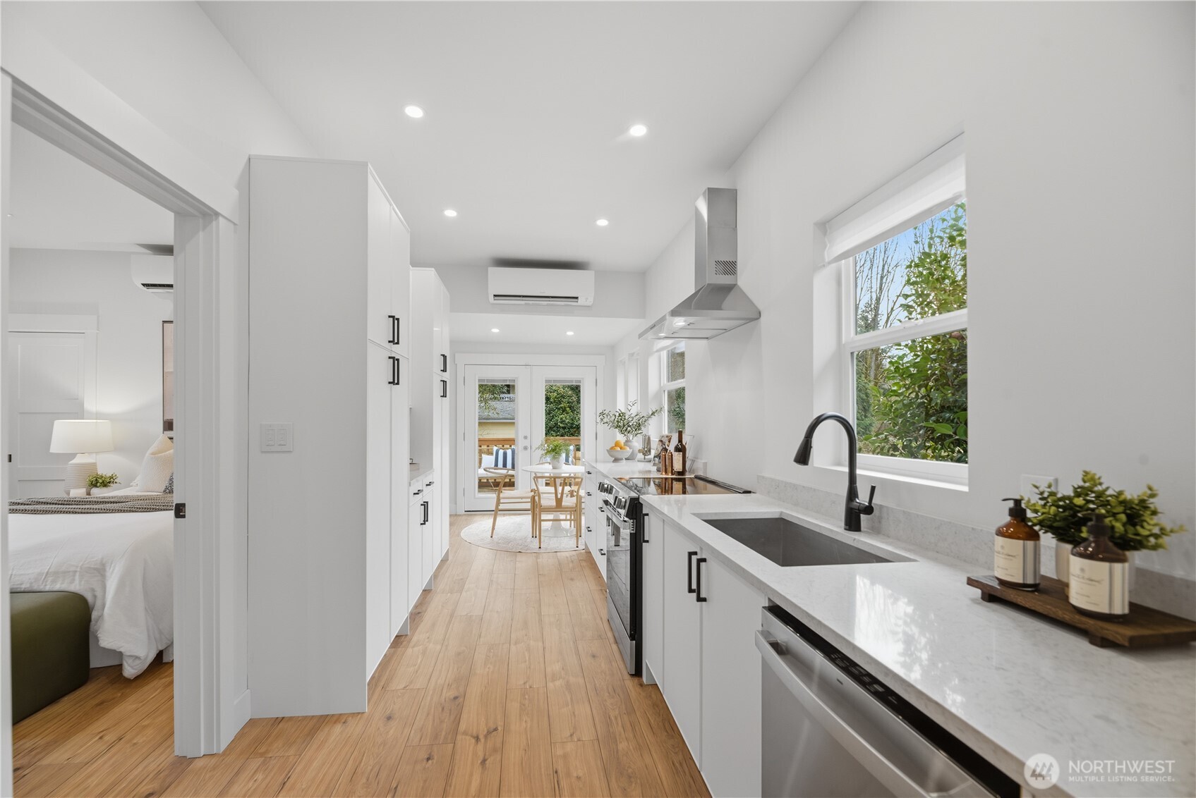 2623 SW Yancy Street , Seattle, WA 98126