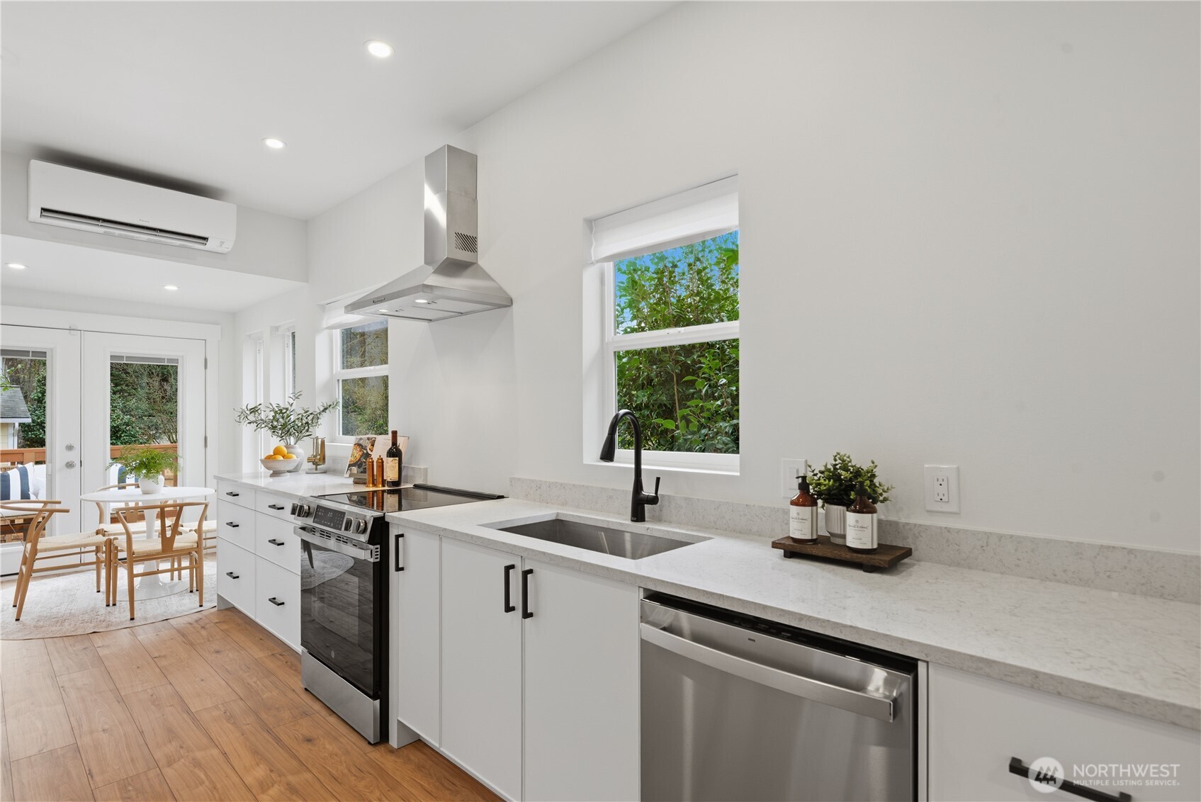 2623 SW Yancy Street , Seattle, WA 98126