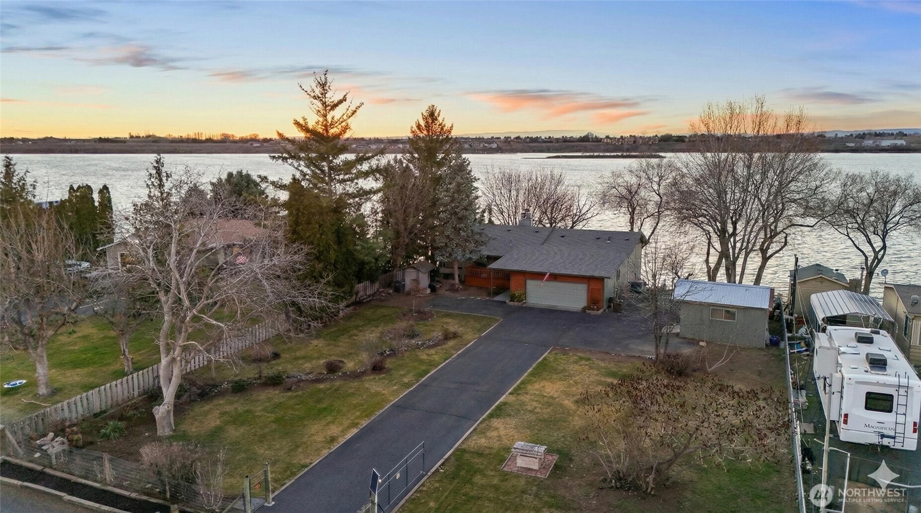 4190 NE Shorecrest Drive , Moses Lake, WA 98837