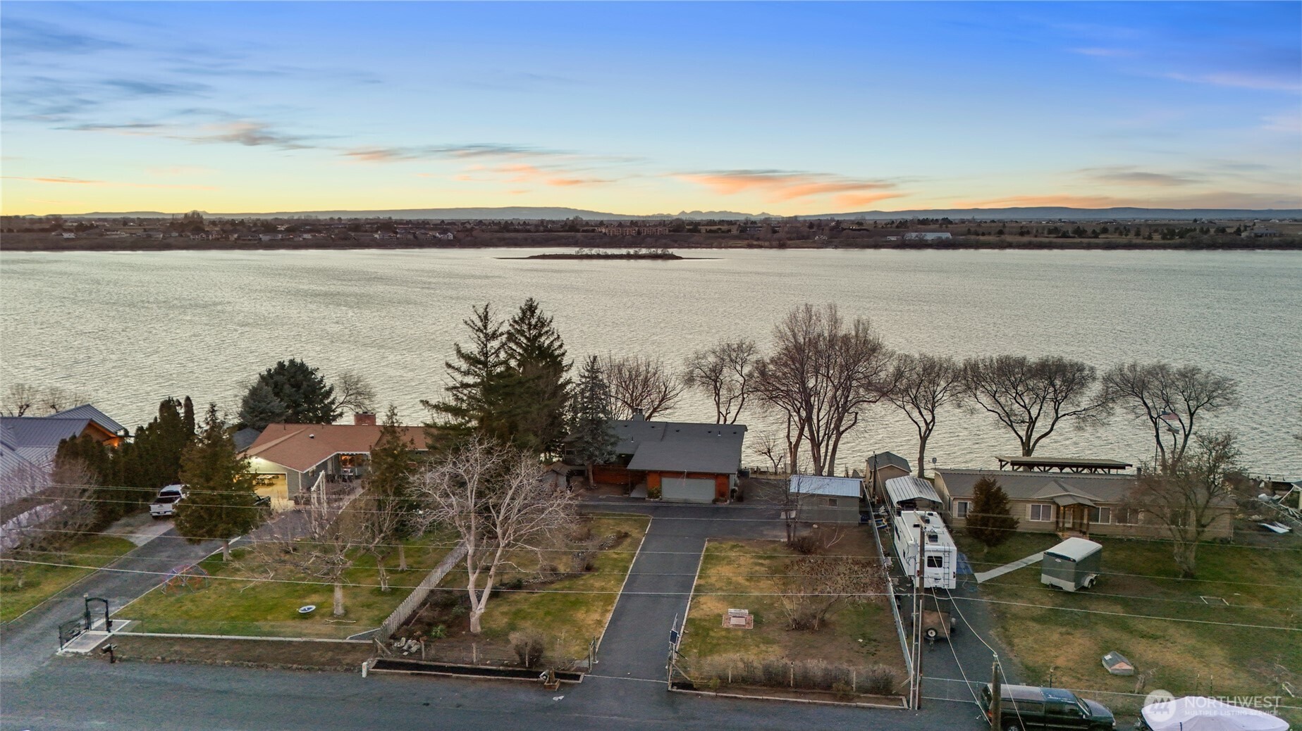4190 NE Shorecrest Drive , Moses Lake, WA 98837