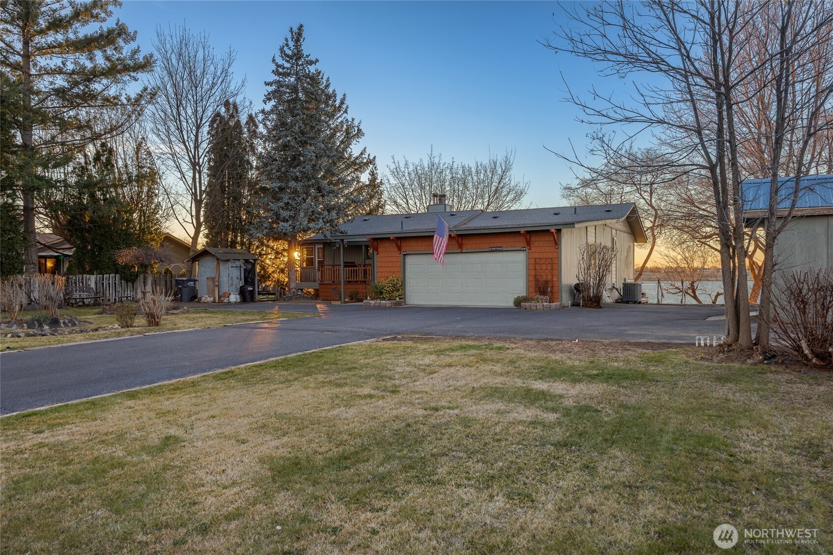 4190 NE Shorecrest Drive , Moses Lake, WA 98837