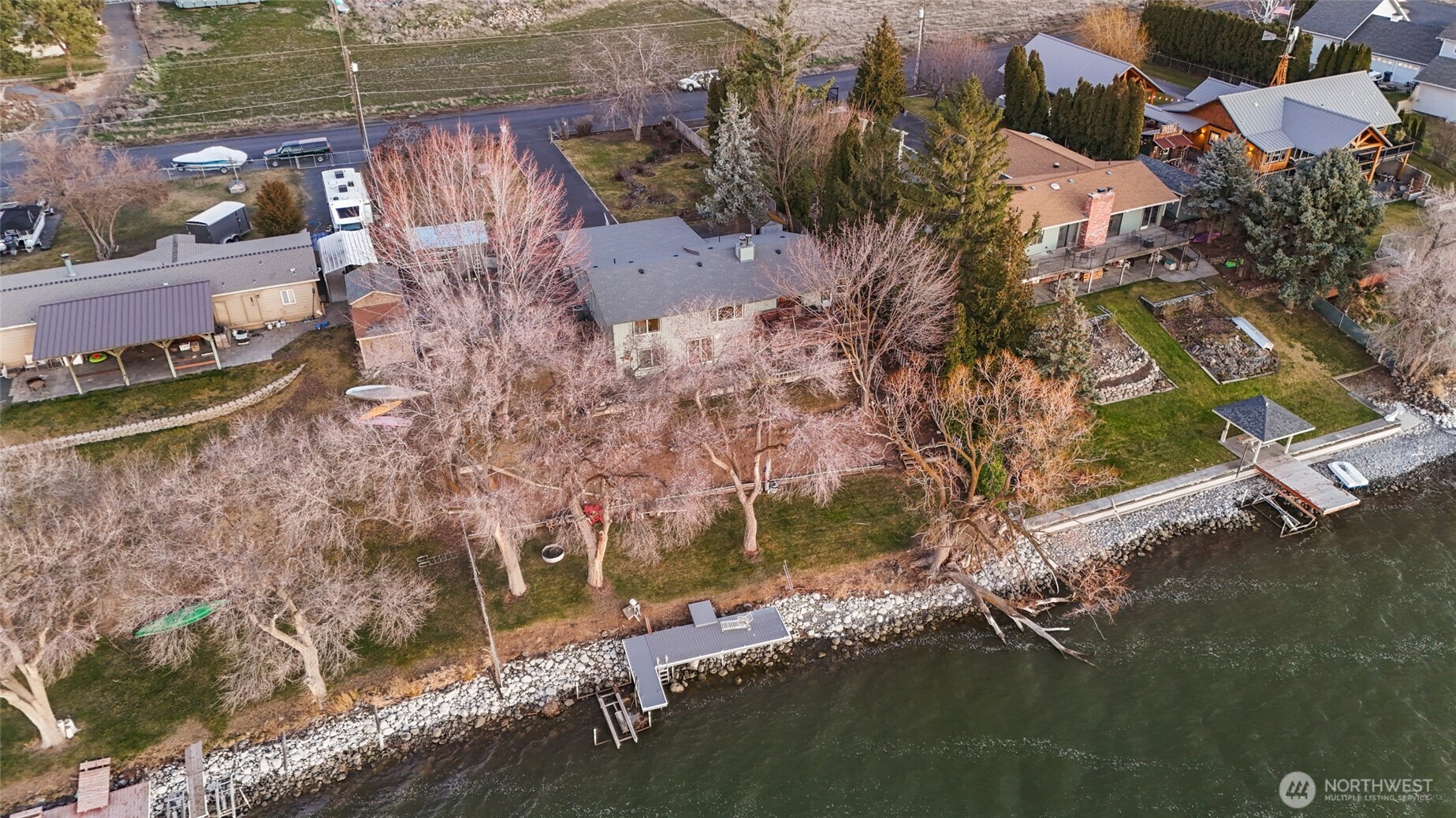 4190 NE Shorecrest Drive , Moses Lake, WA 98837