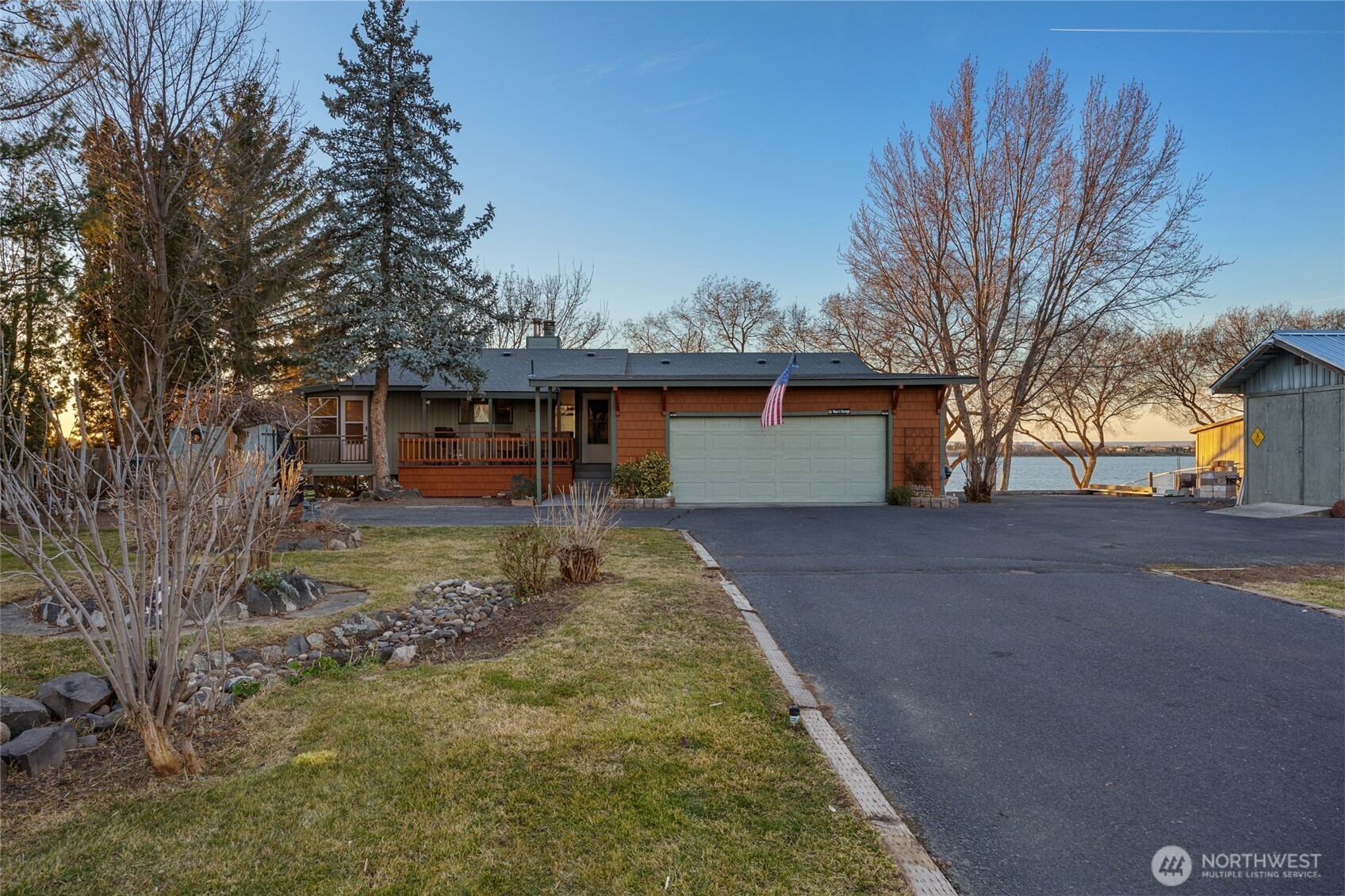 4190 NE Shorecrest Drive , Moses Lake, WA 98837