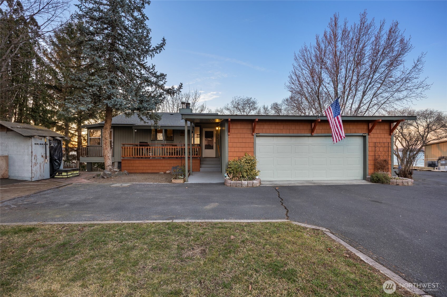4190 NE Shorecrest Drive , Moses Lake, WA 98837