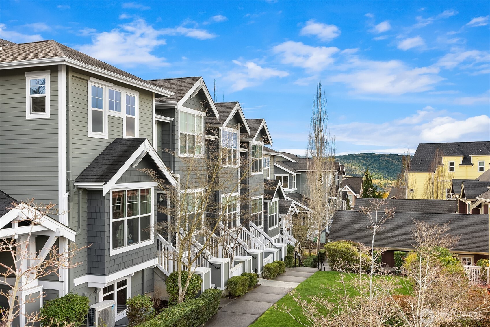 1848 NE Kenyon Court , Issaquah, WA 98029