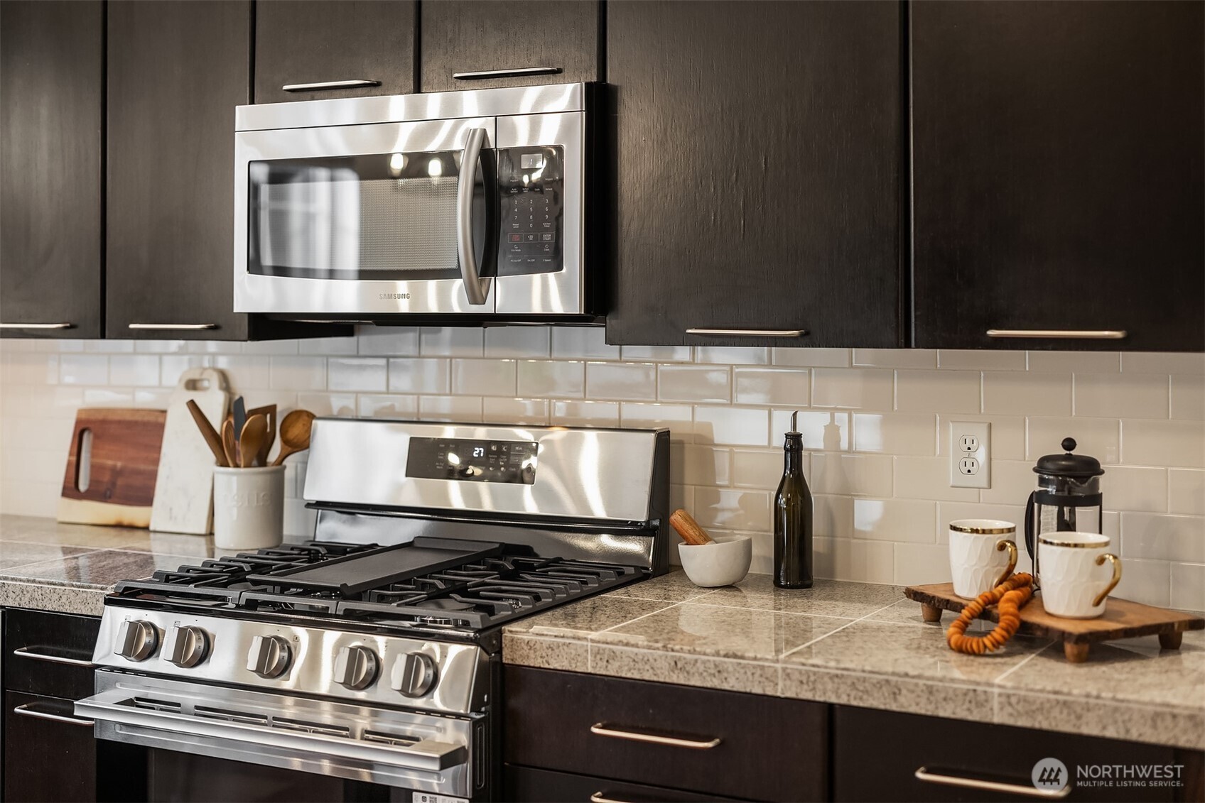 1848 NE Kenyon Court , Issaquah, WA 98029