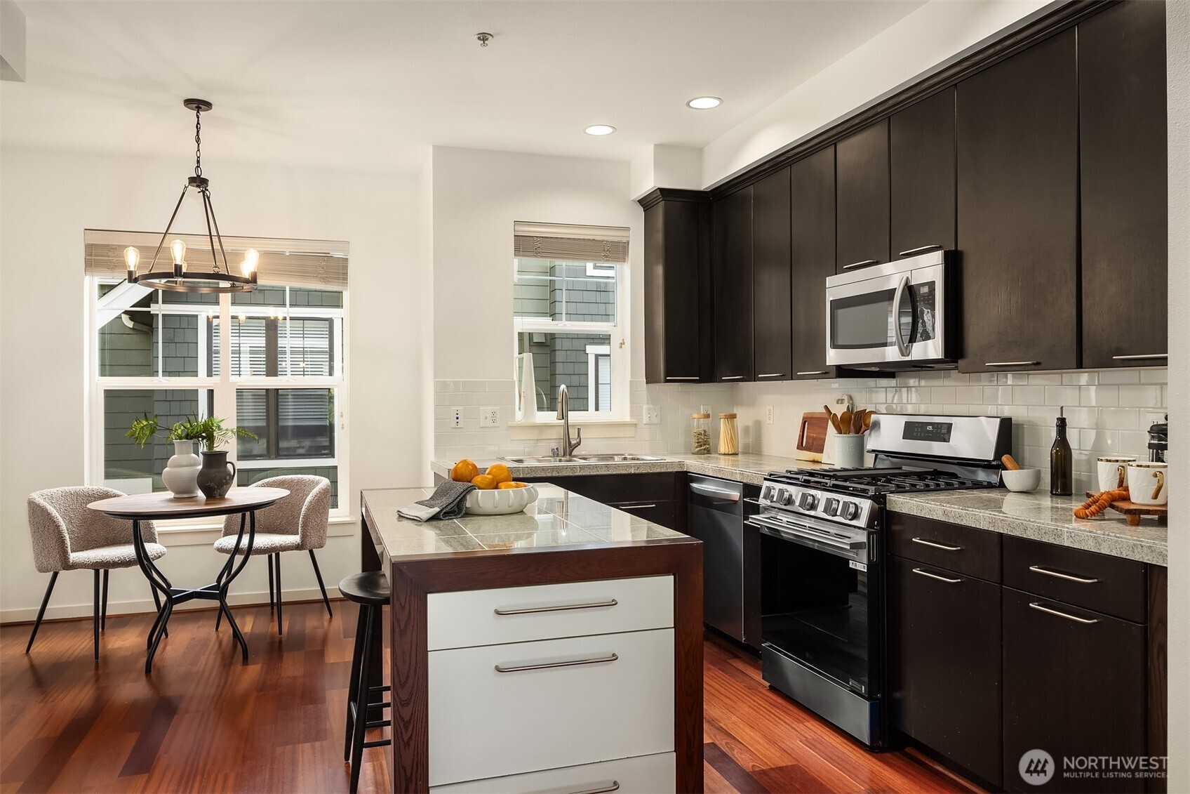 1848 NE Kenyon Court , Issaquah, WA 98029