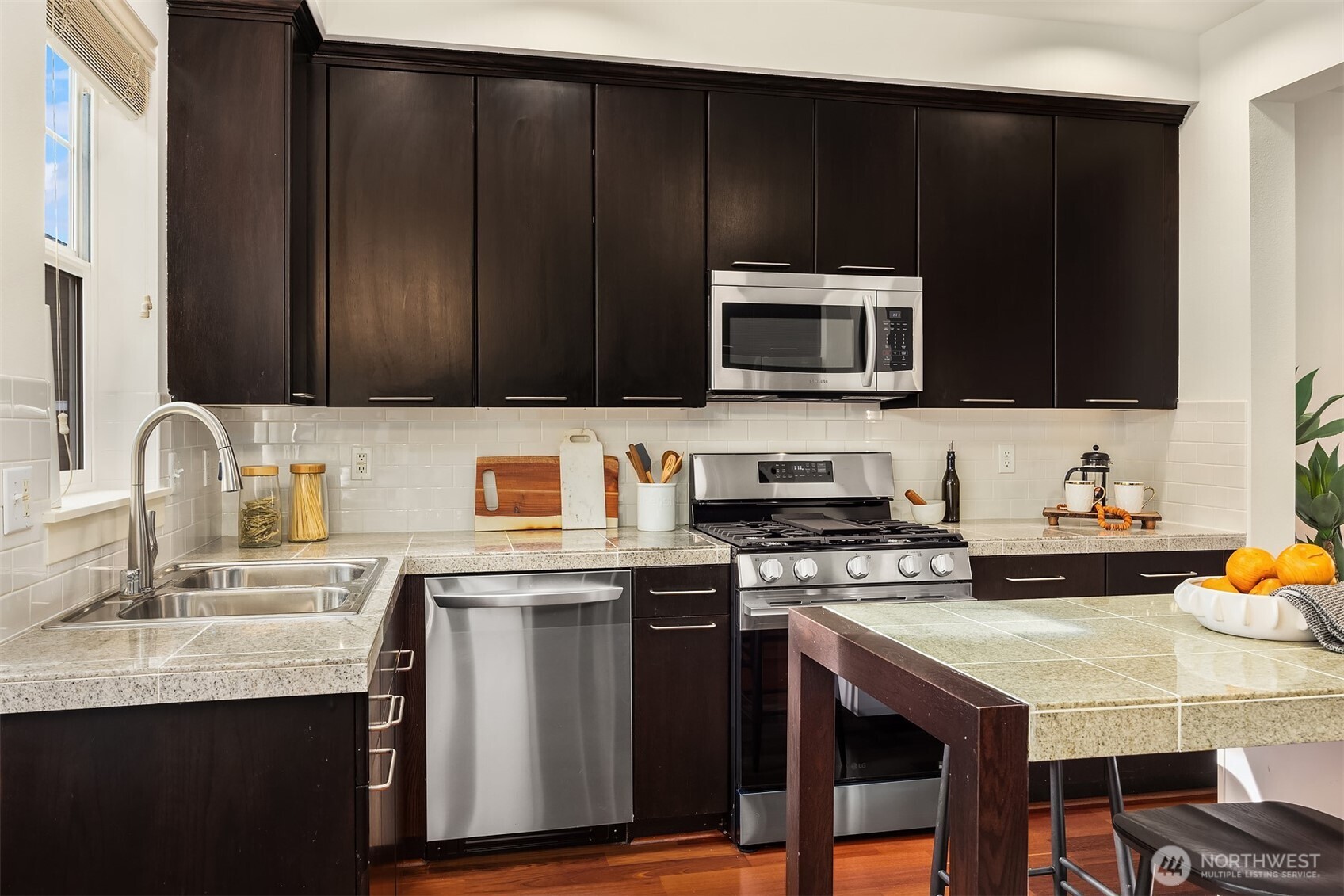 1848 NE Kenyon Court , Issaquah, WA 98029