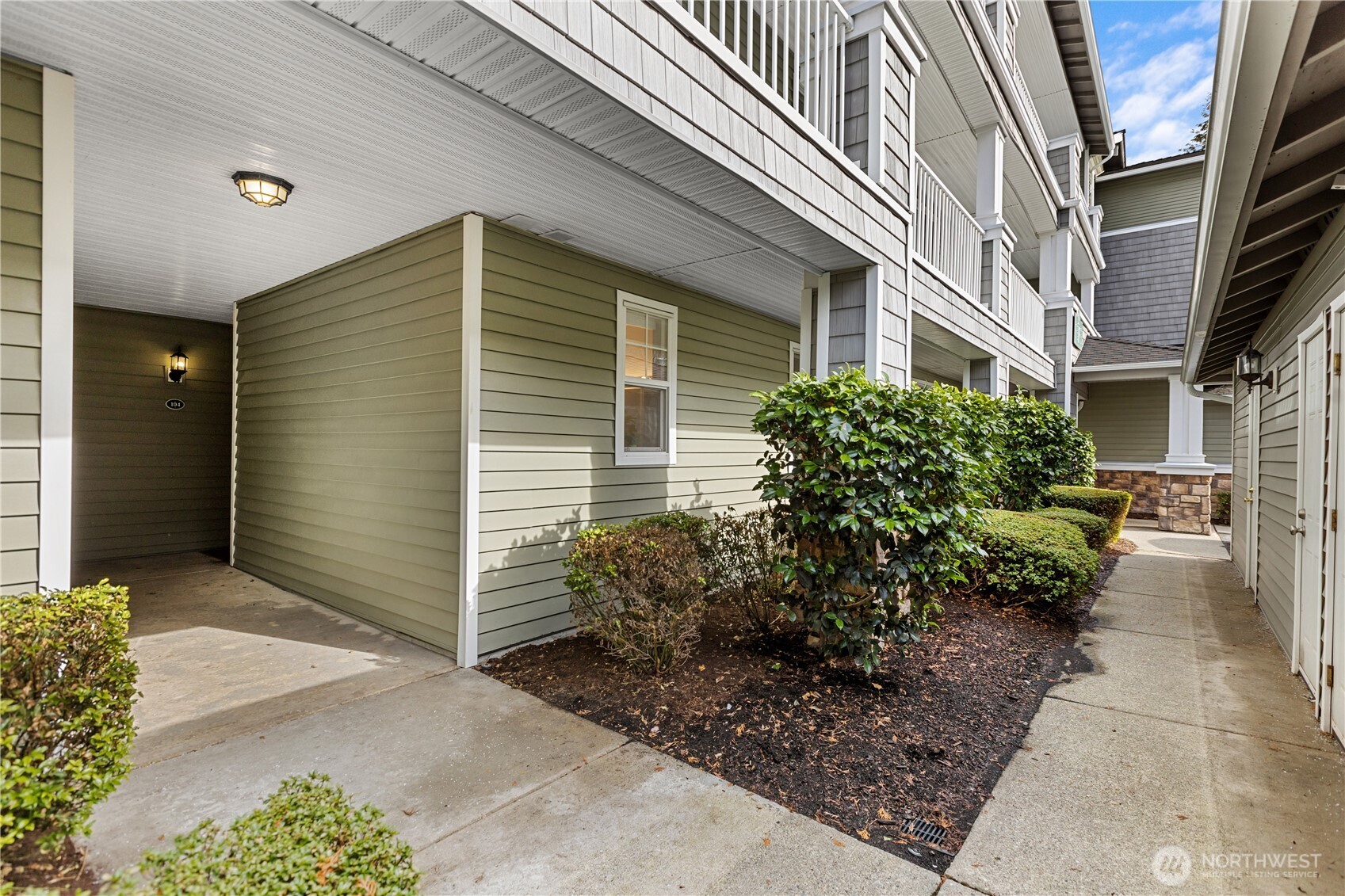 12712 Admiralty Way #F104, Everett, WA 98204