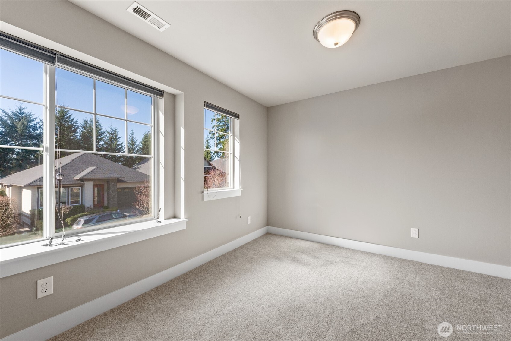 610 Field Place NE, Renton, WA 98059