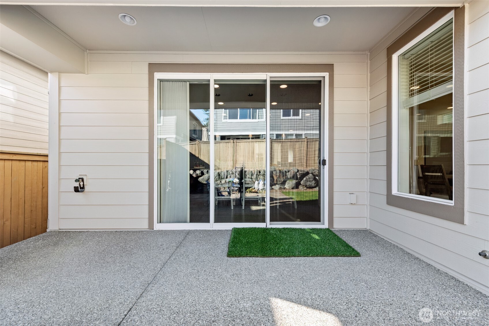 610 Field Place NE, Renton, WA 98059