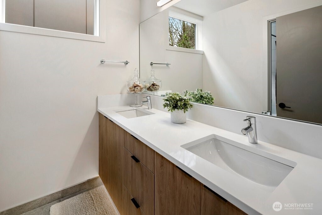 1601 E Jefferson Street , Seattle, WA 98122