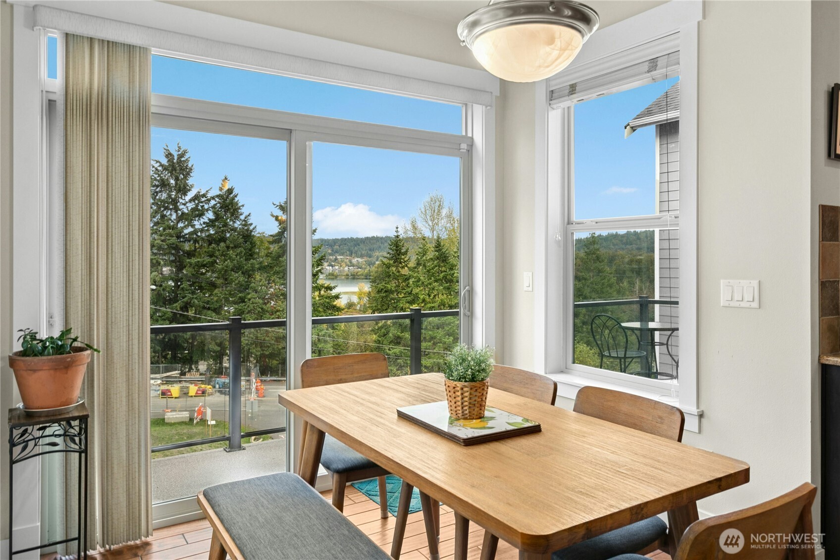 2744 NW Pine Cone Place , Issaquah, WA 98027