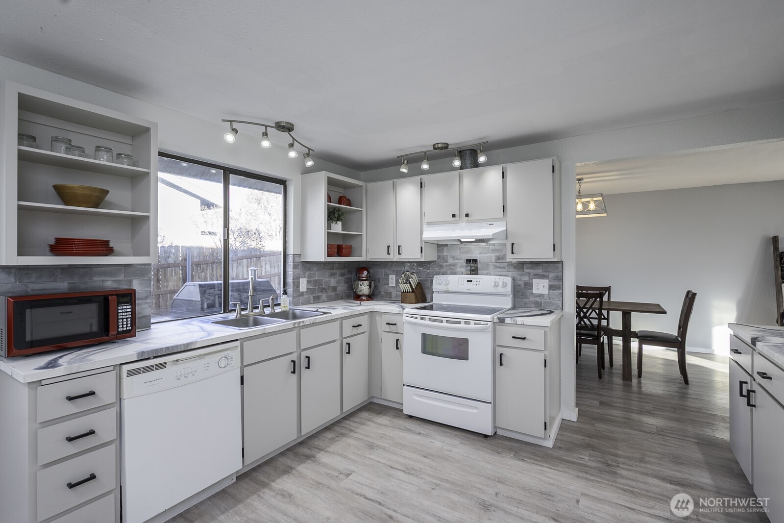 306 Belmont Avenue , Moses Lake, WA 98837