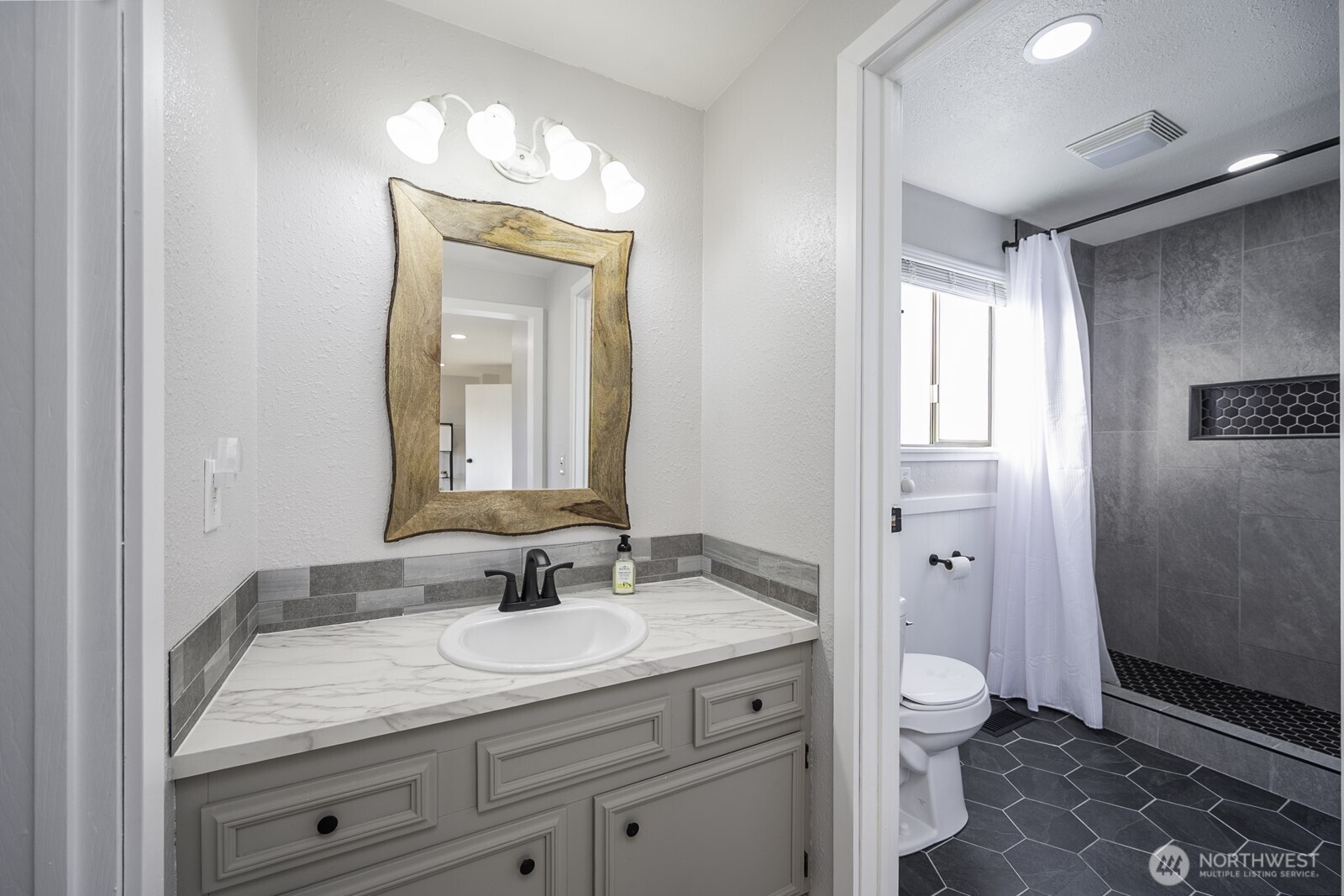 306 Belmont Avenue , Moses Lake, WA 98837