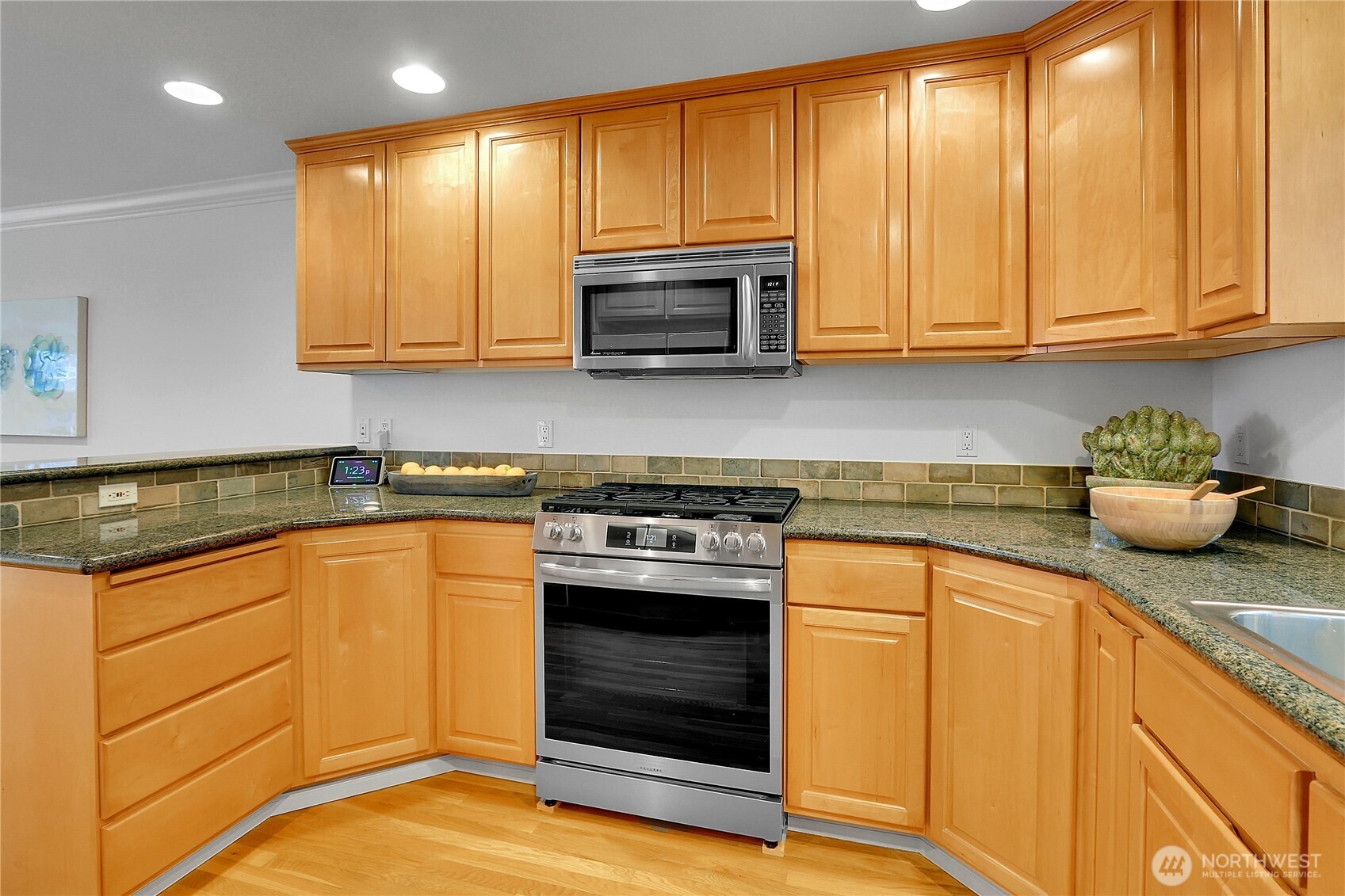 815 2nd Avenue N #A, Seattle, WA 98109