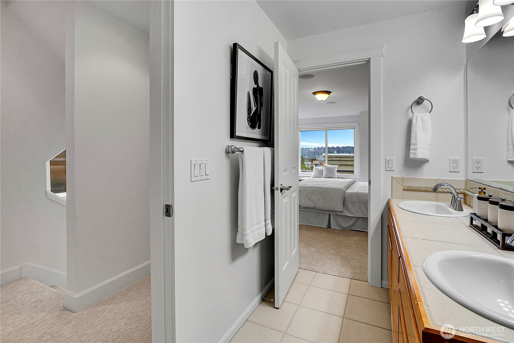 815 2nd Avenue N #A, Seattle, WA 98109